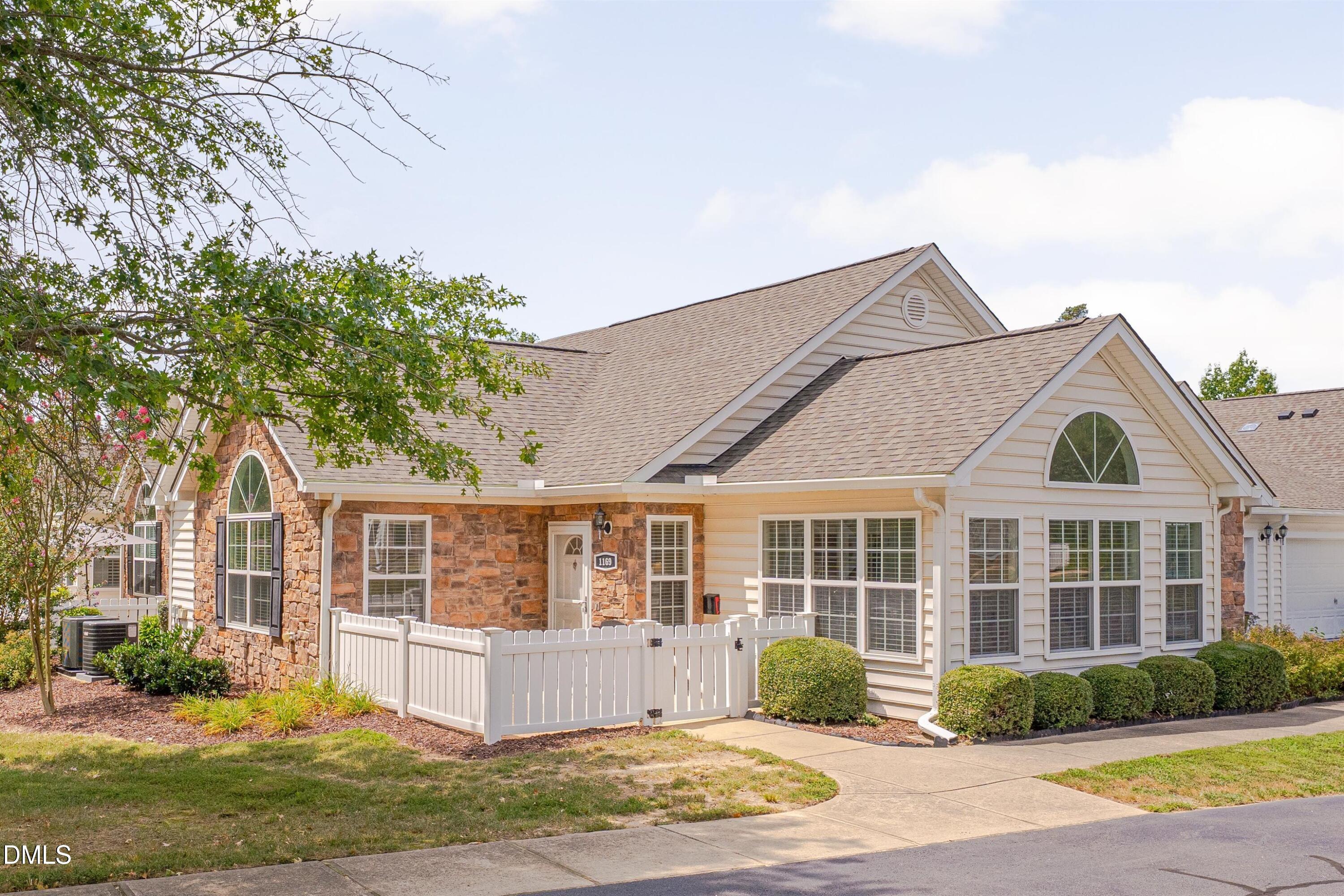 1169 Blue Bird Lane Property Photo 1