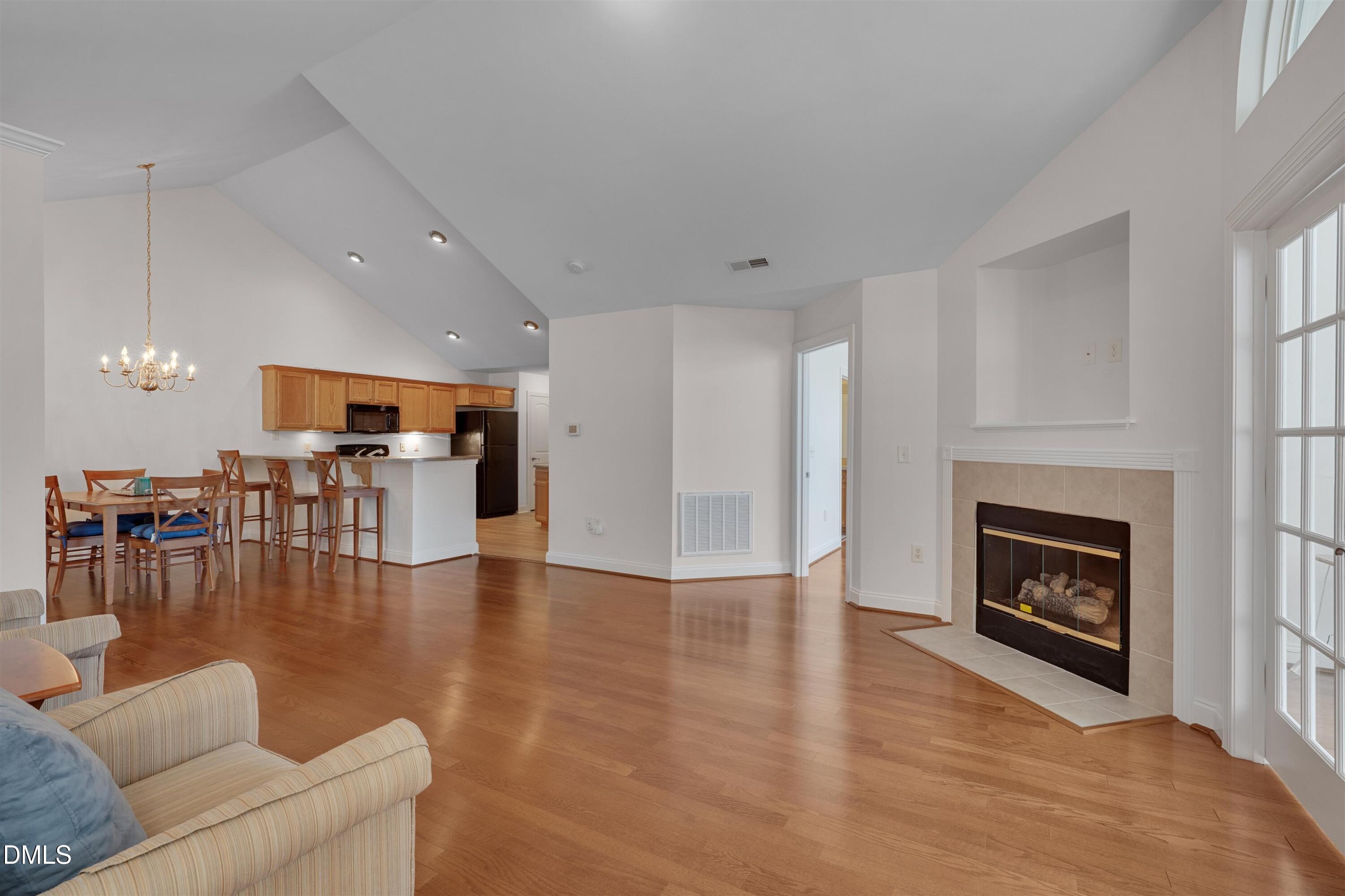 1169 Blue Bird Lane Property Photo 8