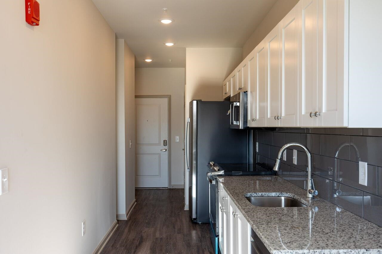 2210 Gathering Square Court Property Photo 10