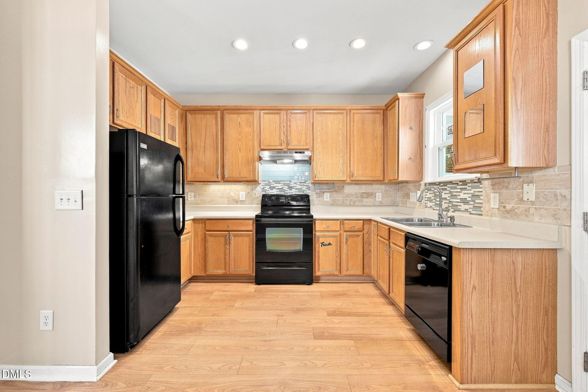 523 Elm Avenue Property Photo 2