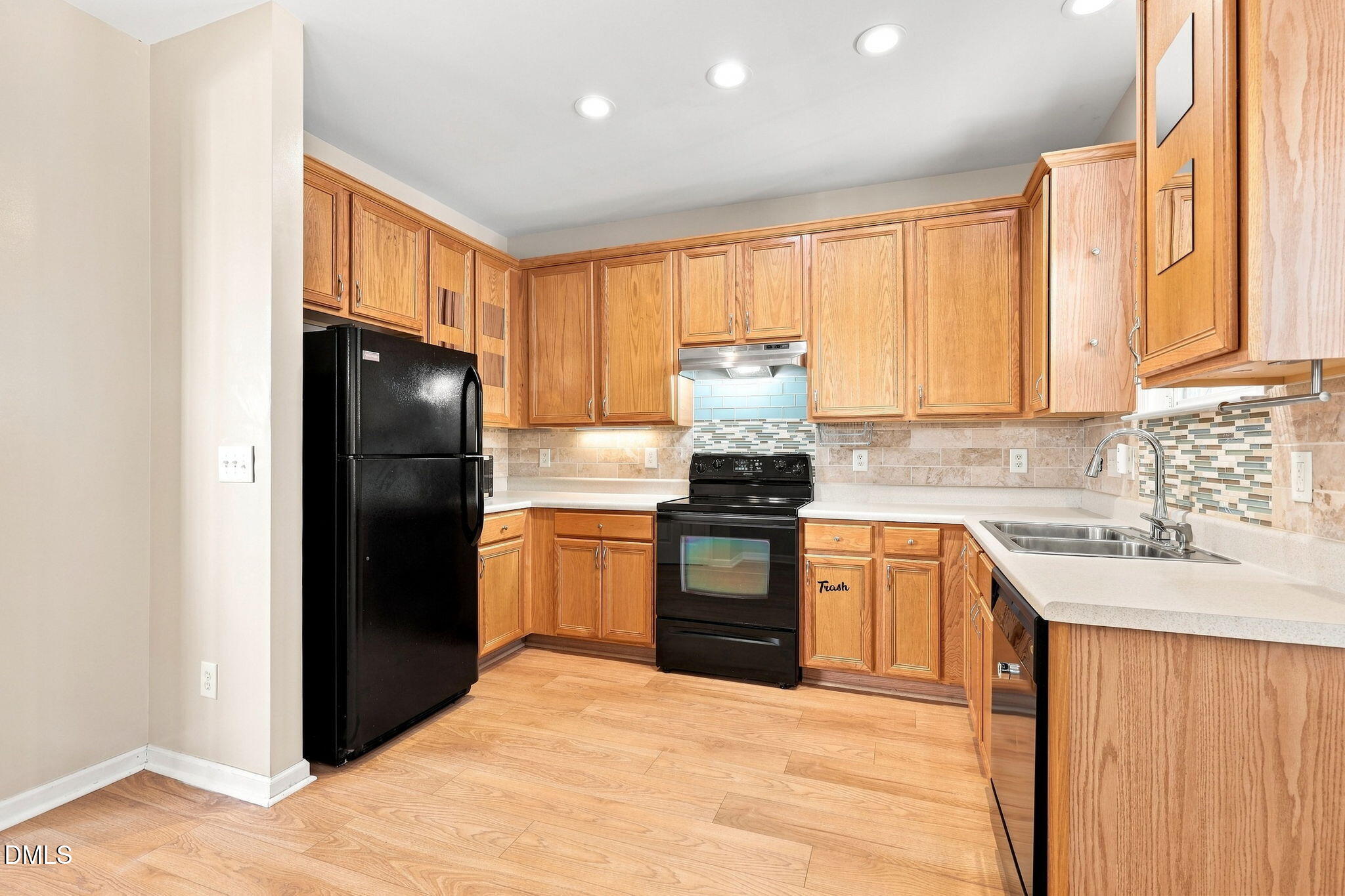 523 Elm Avenue Property Photo 3