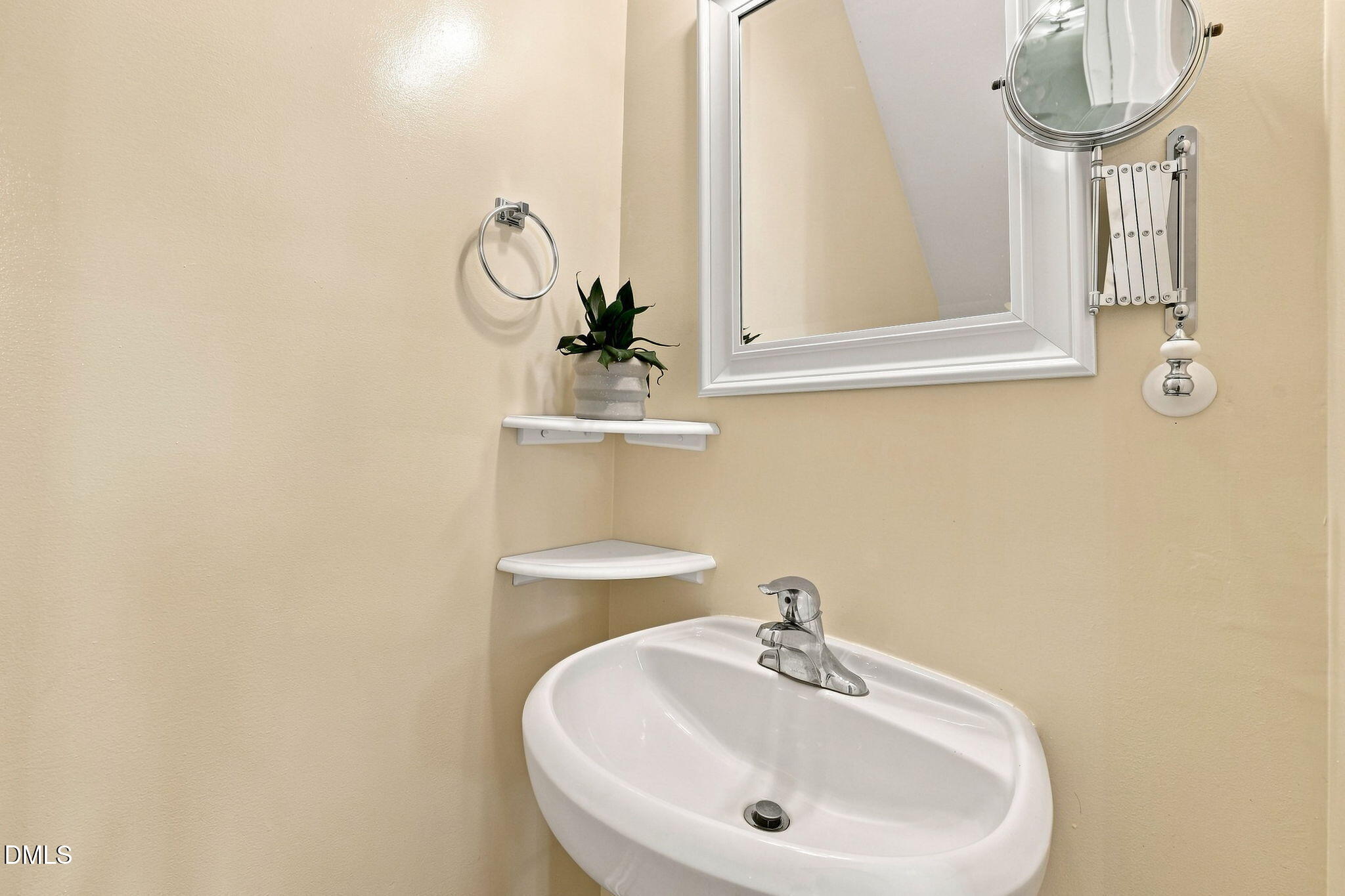 523 Elm Avenue Property Photo 10