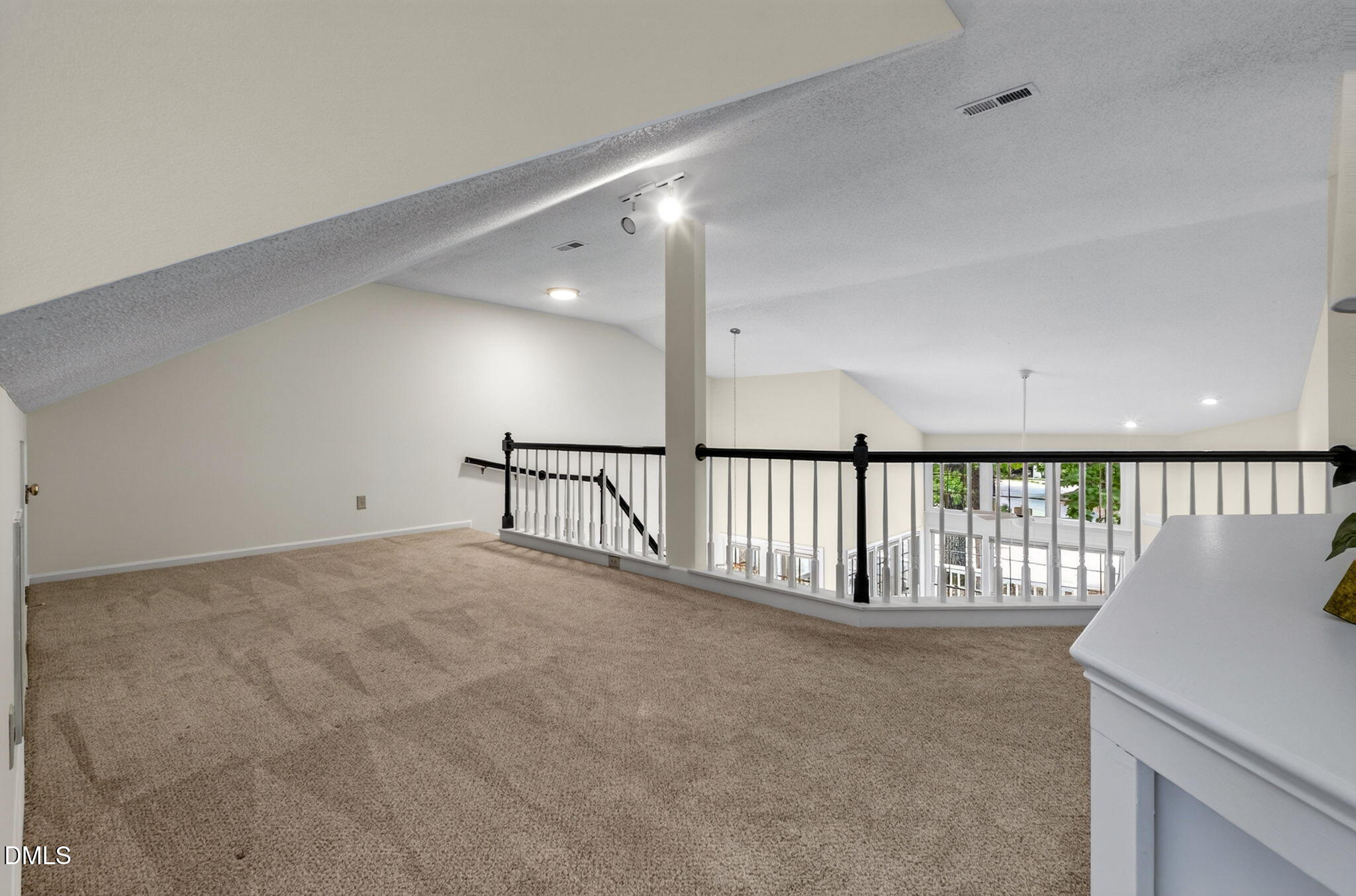 20 Renwick Court Property Photo 32