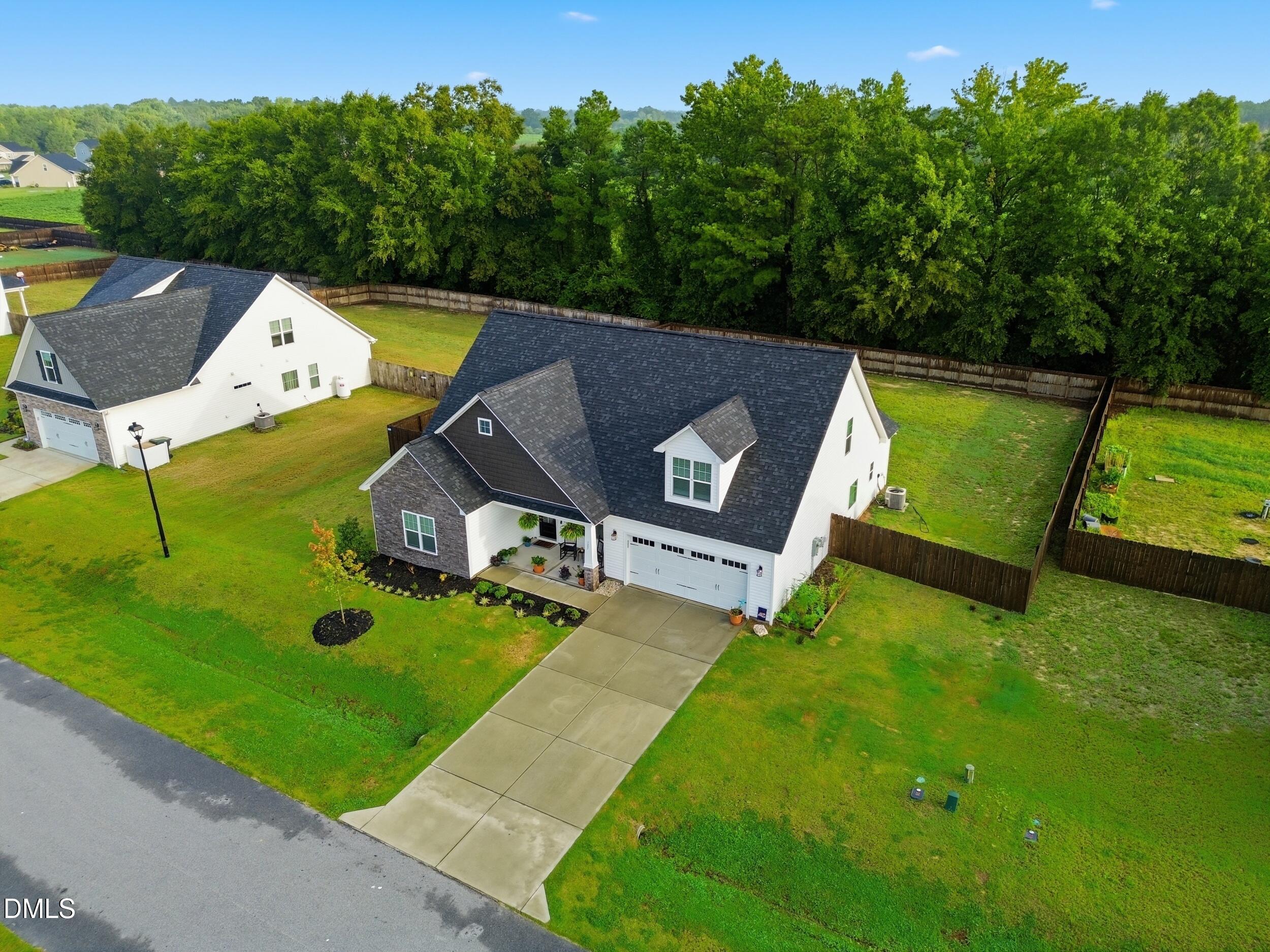127 Looping Horse Circle Property Photo 7