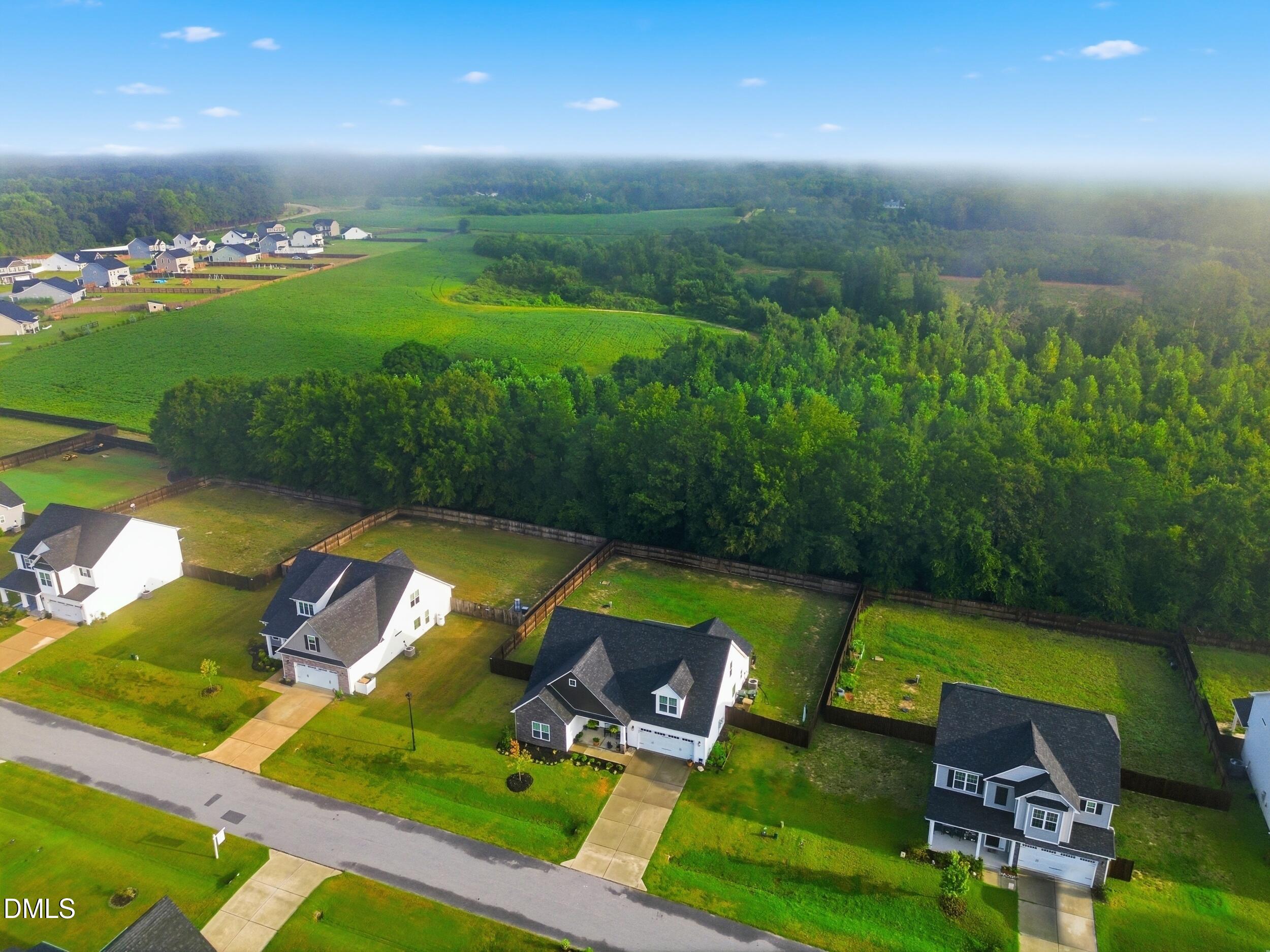127 Looping Horse Circle Property Photo 8