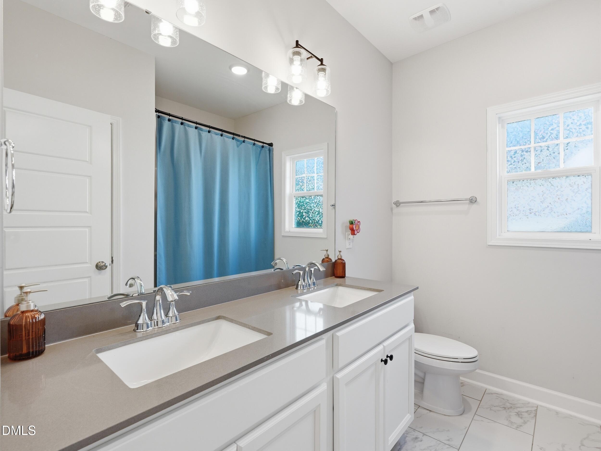 127 Looping Horse Circle Property Photo 10