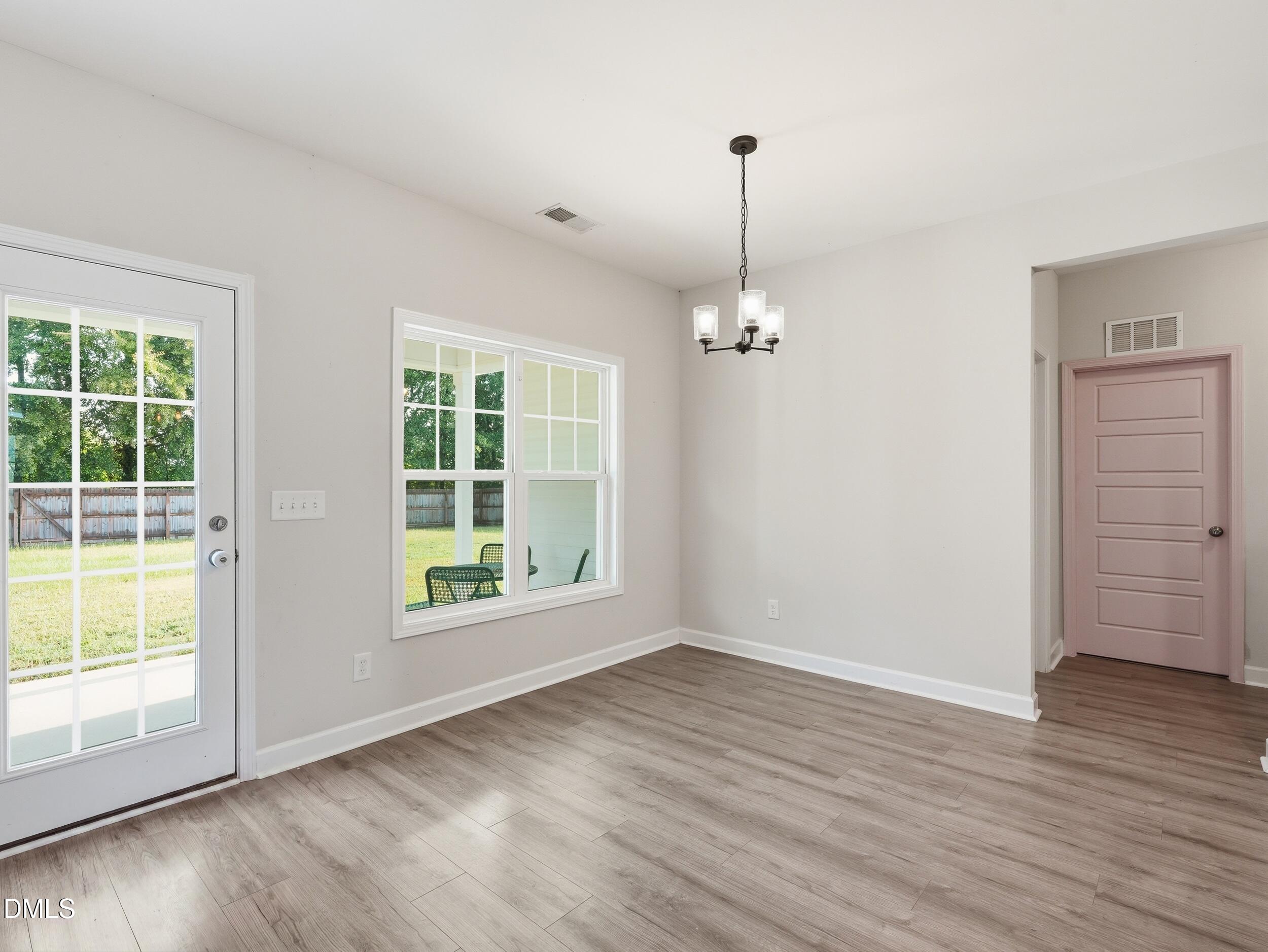 127 Looping Horse Circle Property Photo 18