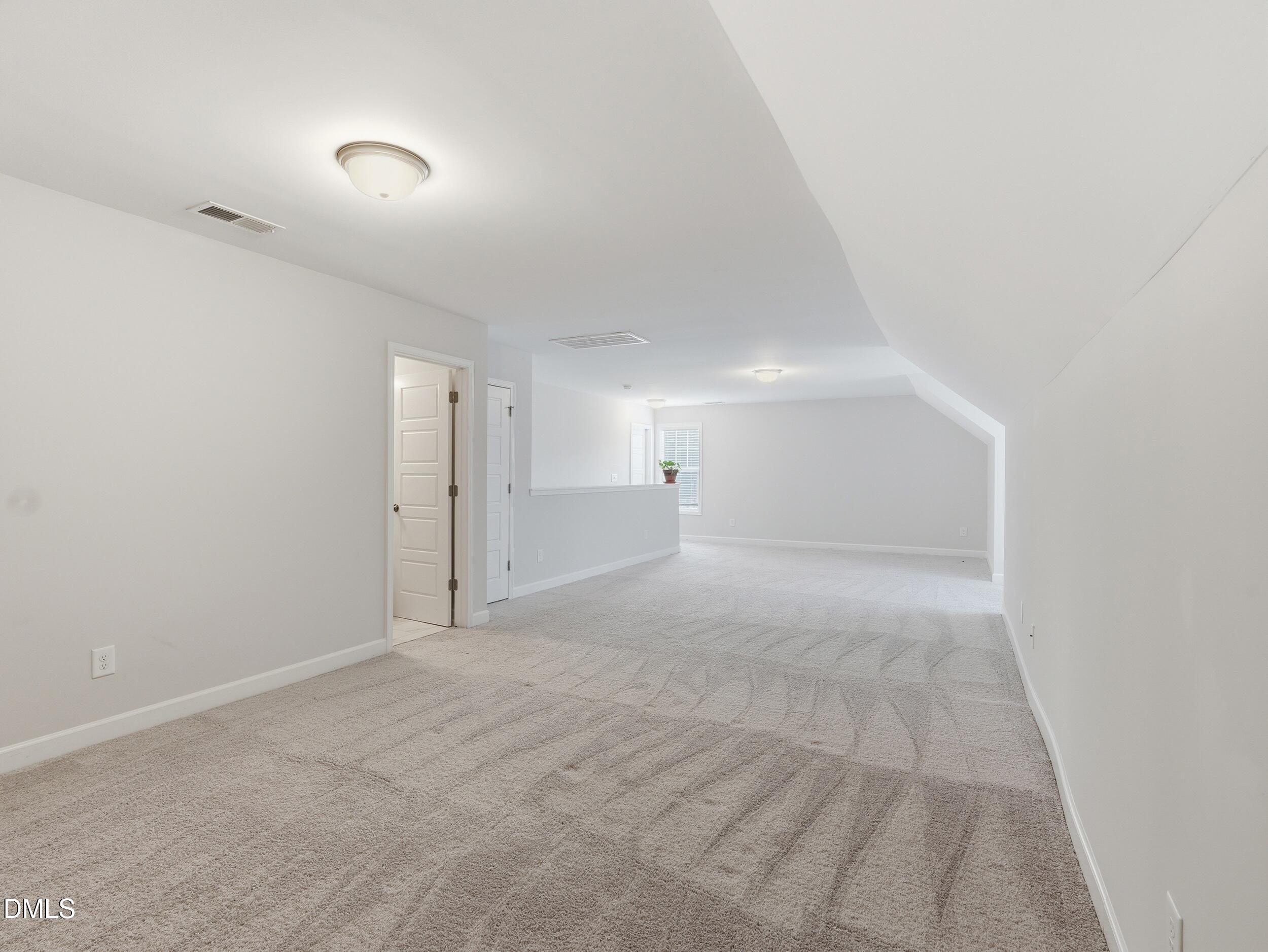 127 Looping Horse Circle Property Photo 28