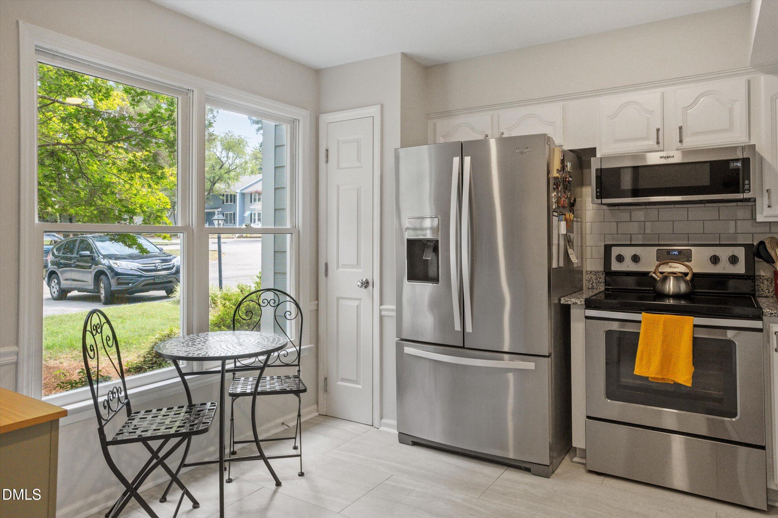 6402 Meadow View Drive Property Photo 4