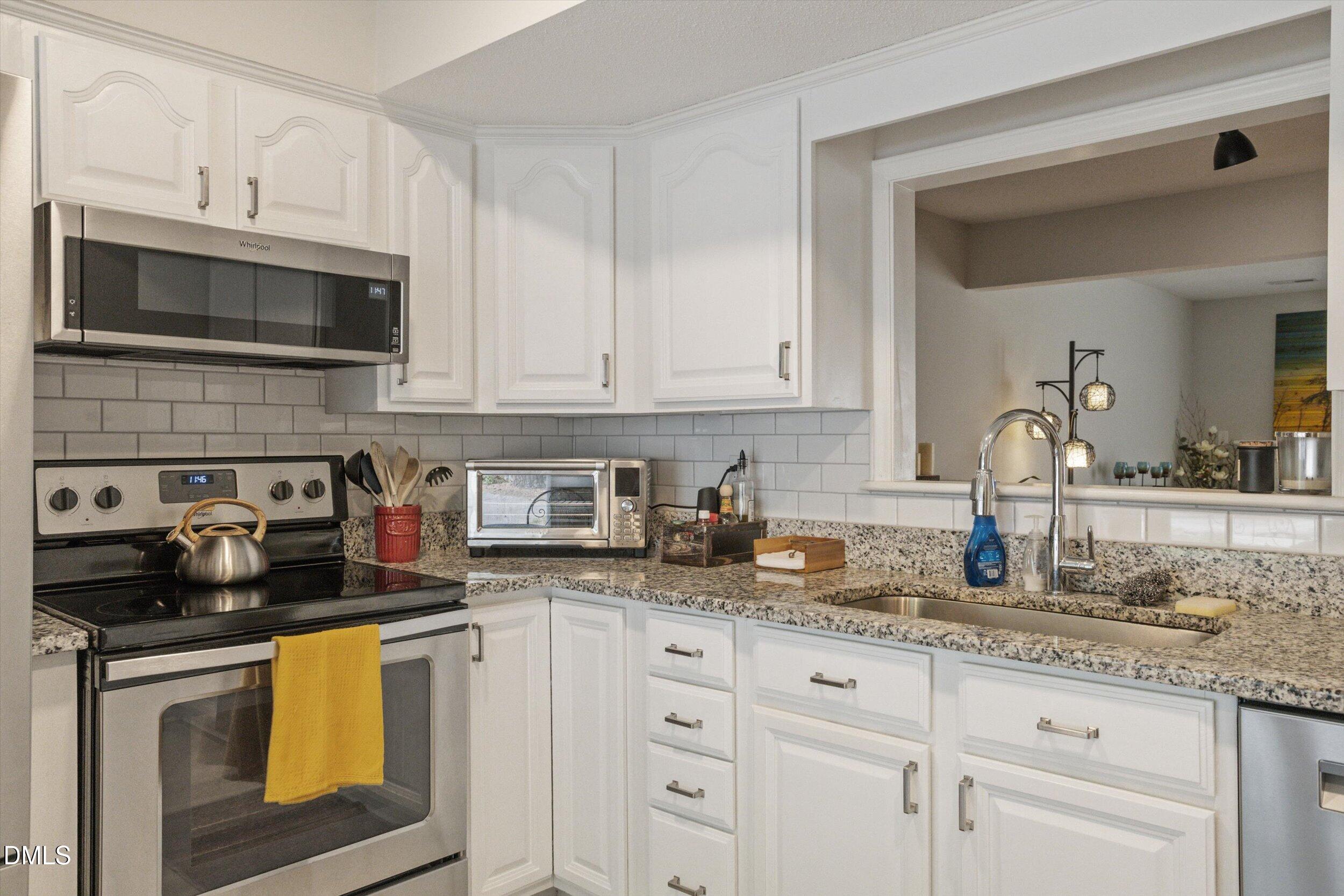 6402 Meadow View Drive Property Photo 6