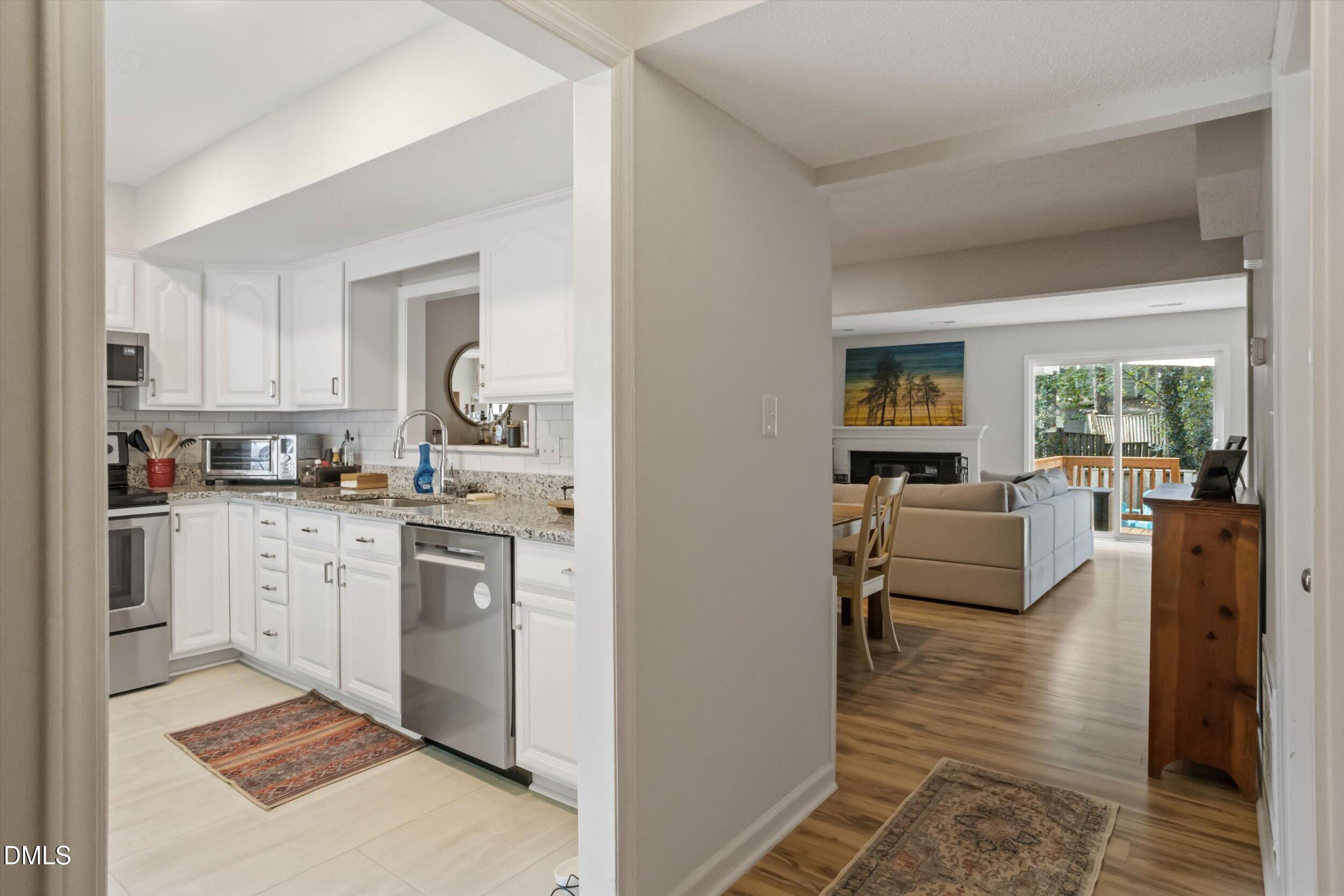 6402 Meadow View Drive Property Photo 8