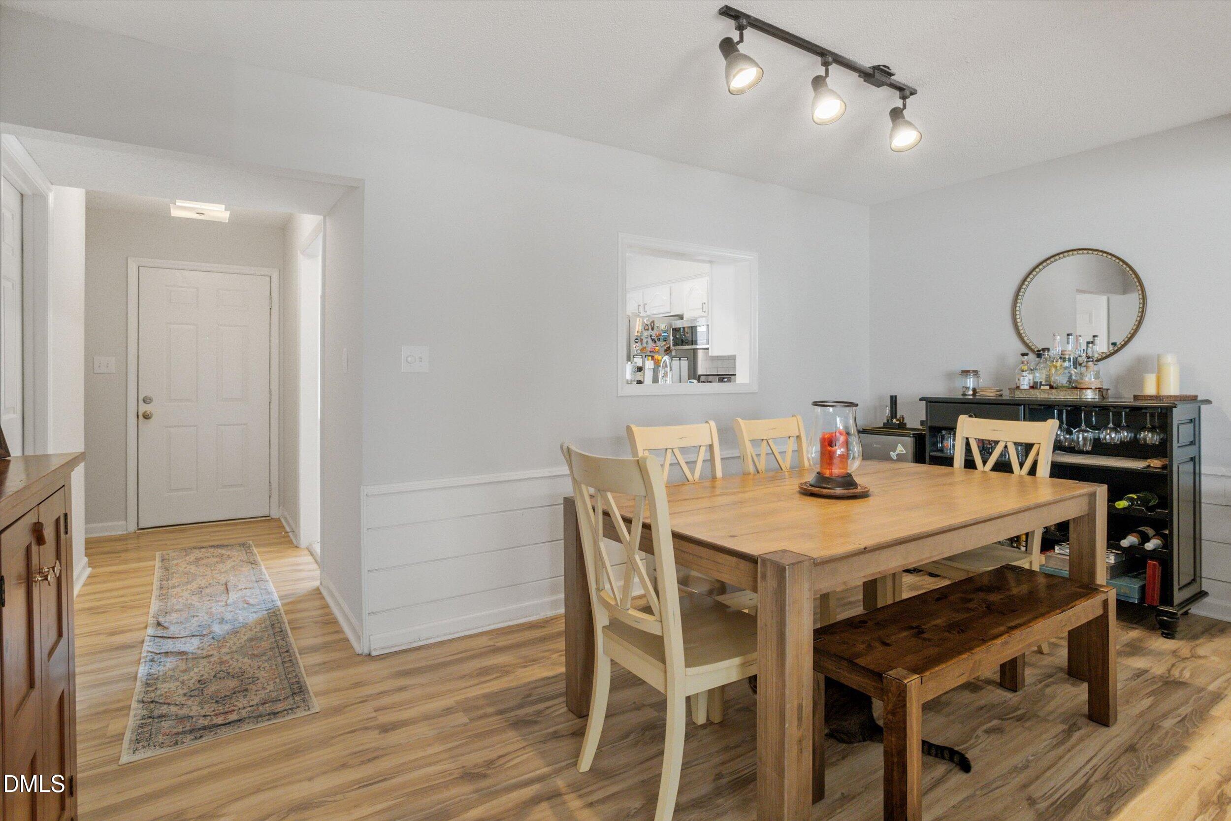 6402 Meadow View Drive Property Photo 9