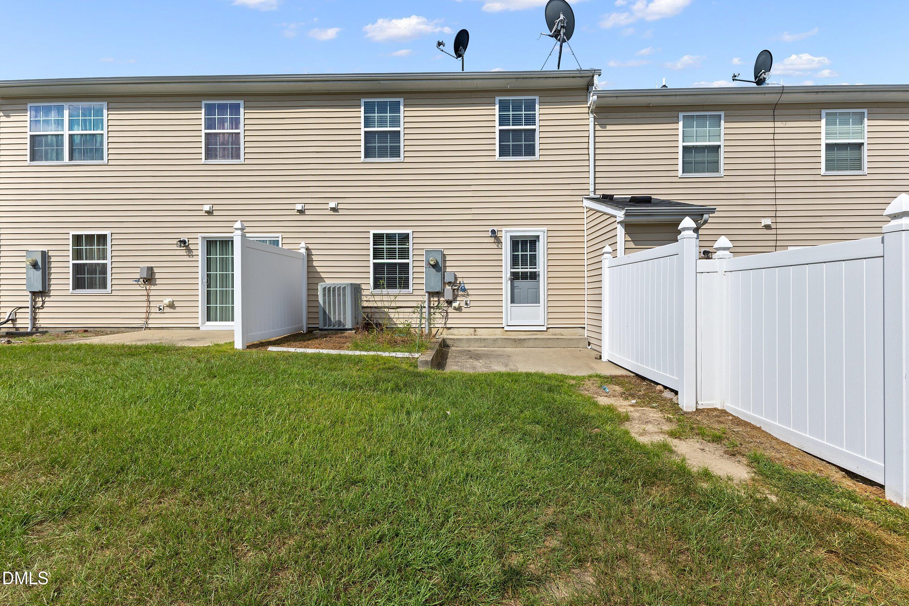 1942 Grassy Banks Drive Property Photo 26
