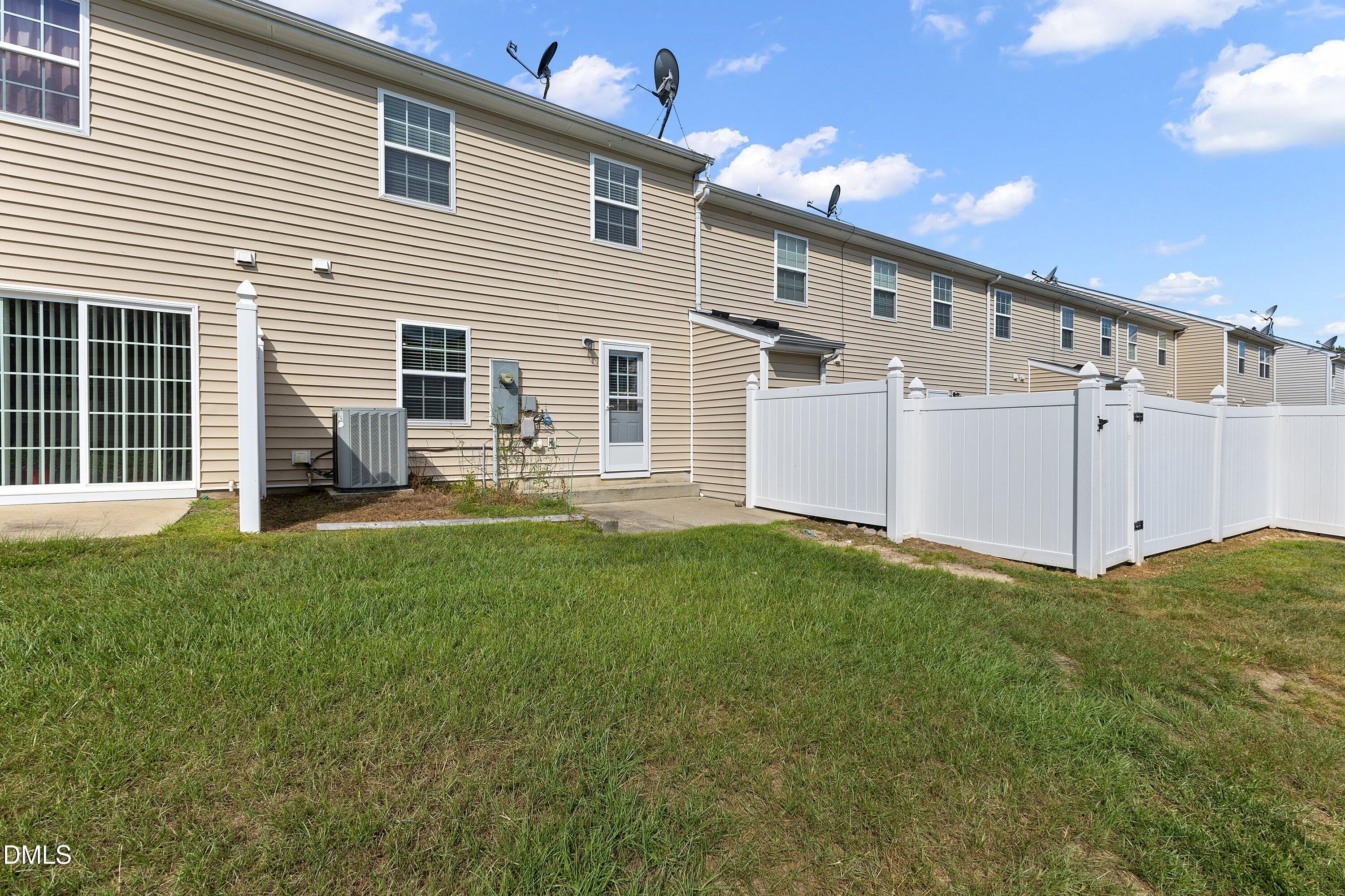 1942 Grassy Banks Drive Property Photo 27
