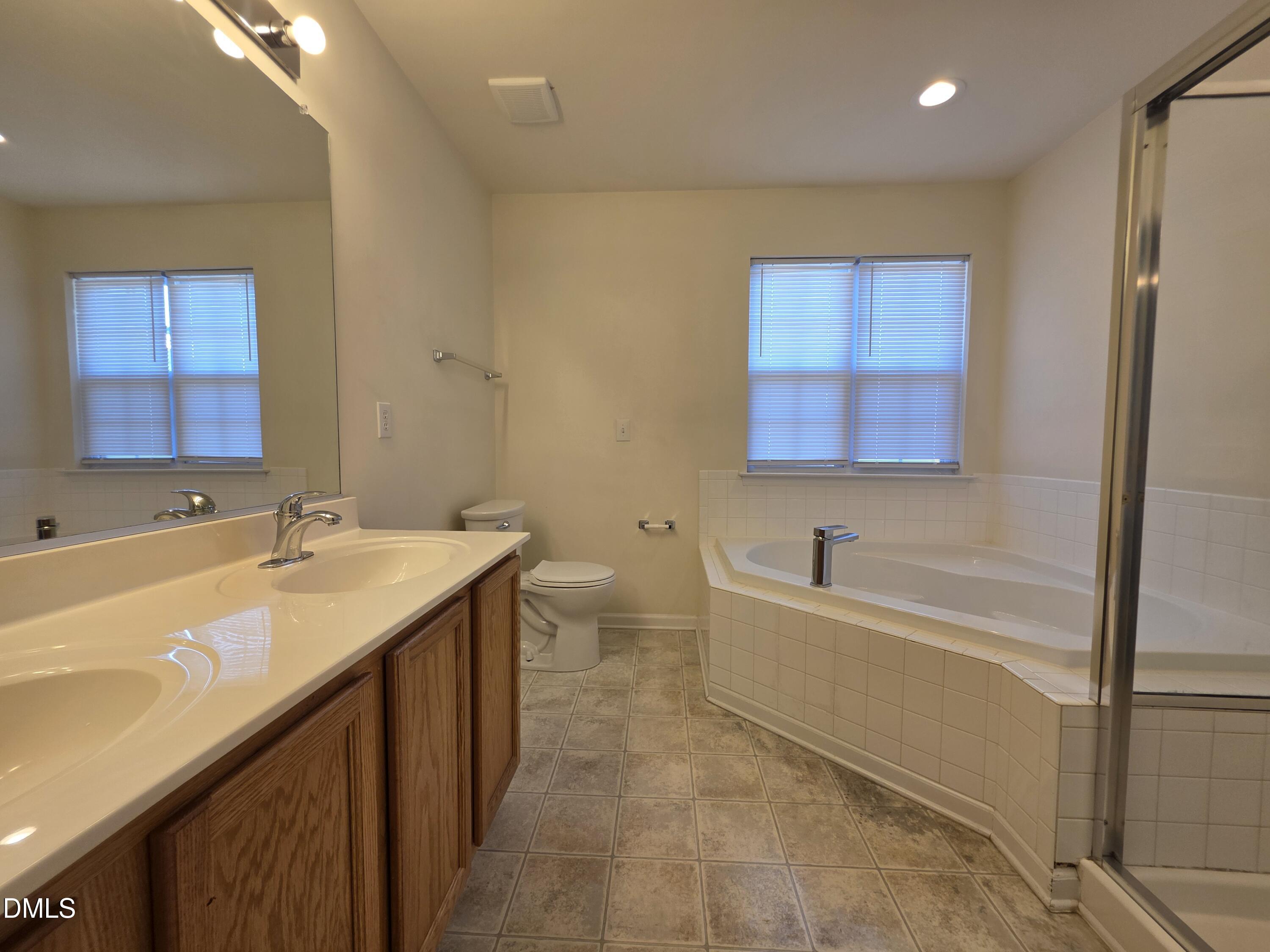 5051 Neuse Commons Lane Property Photo 15