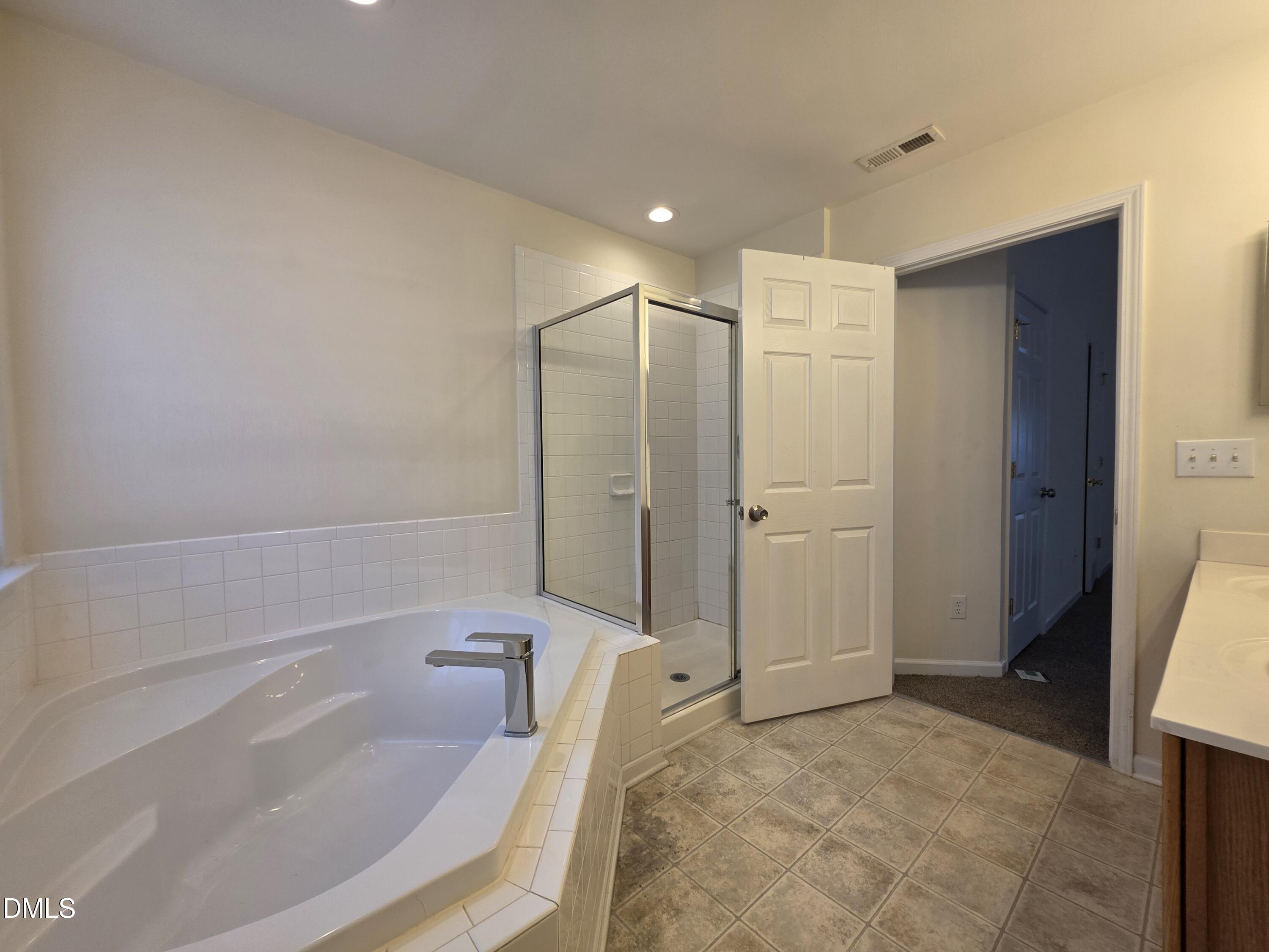 5051 Neuse Commons Lane Property Photo 16