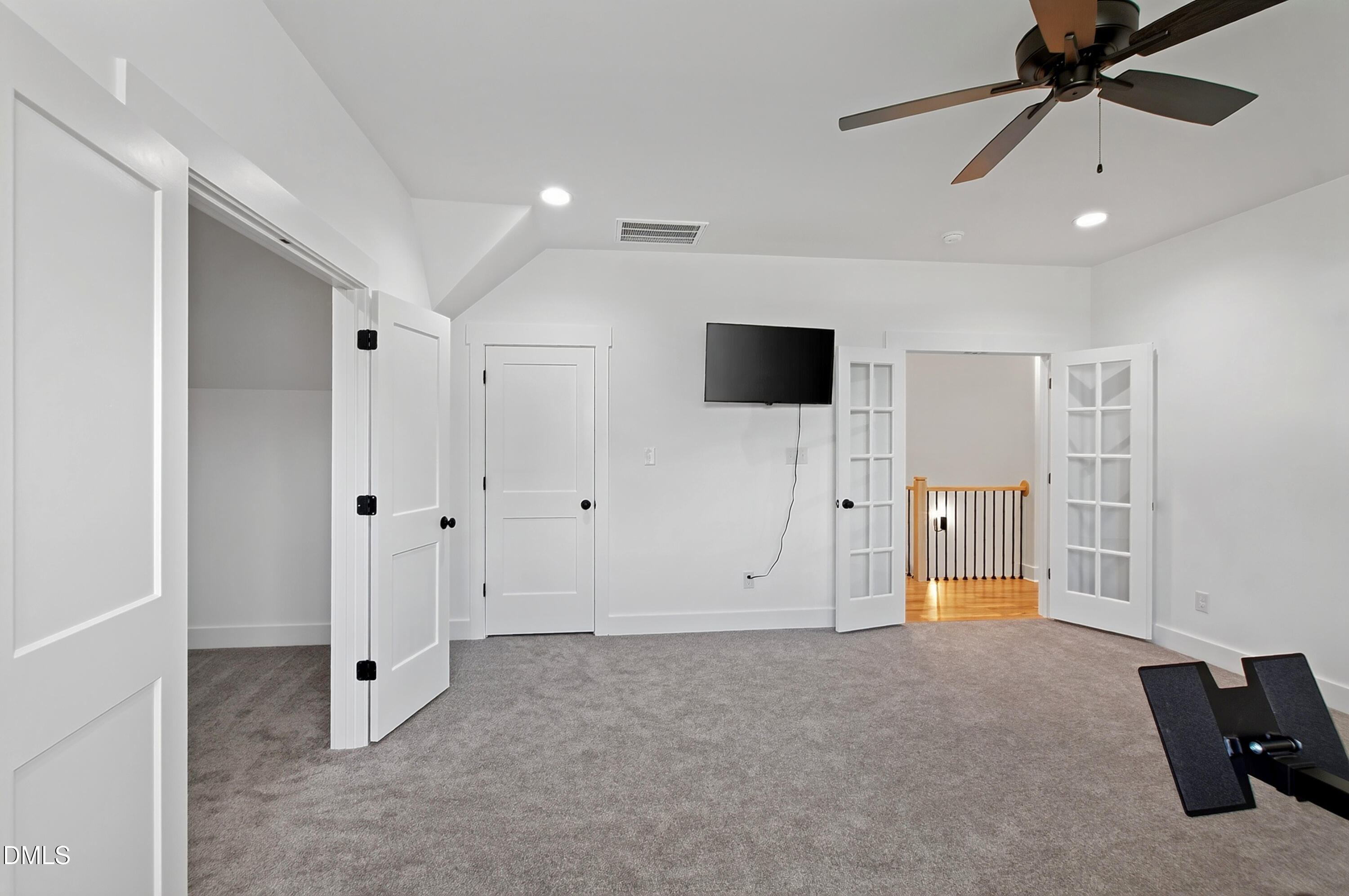 8012 Woodcross Way Property Photo 39