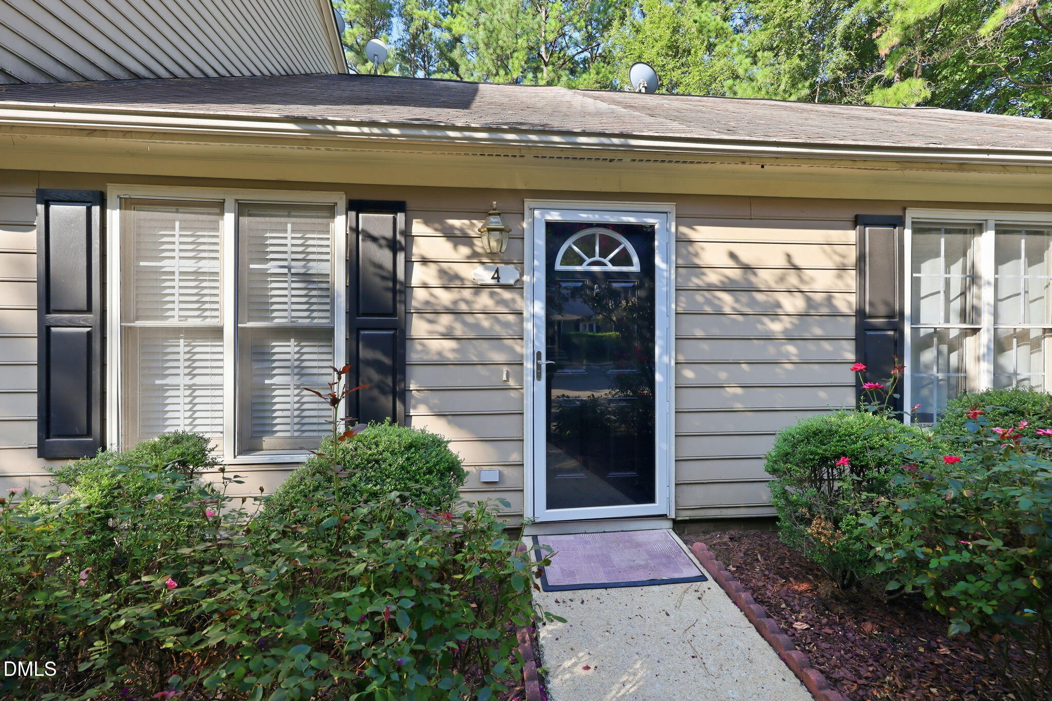 4 Crystal Oaks Court Property Photo 4