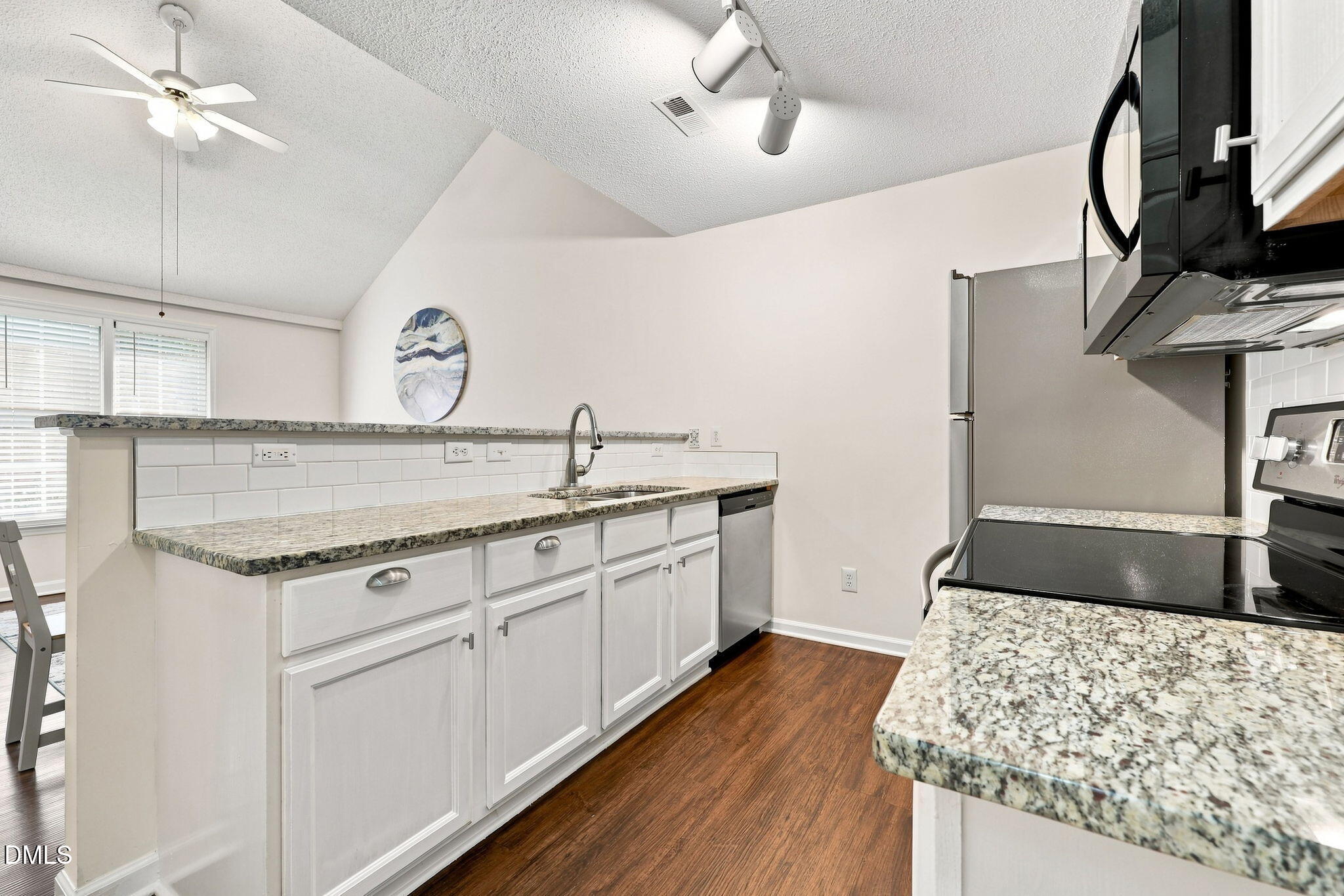 4 Crystal Oaks Court Property Photo 11