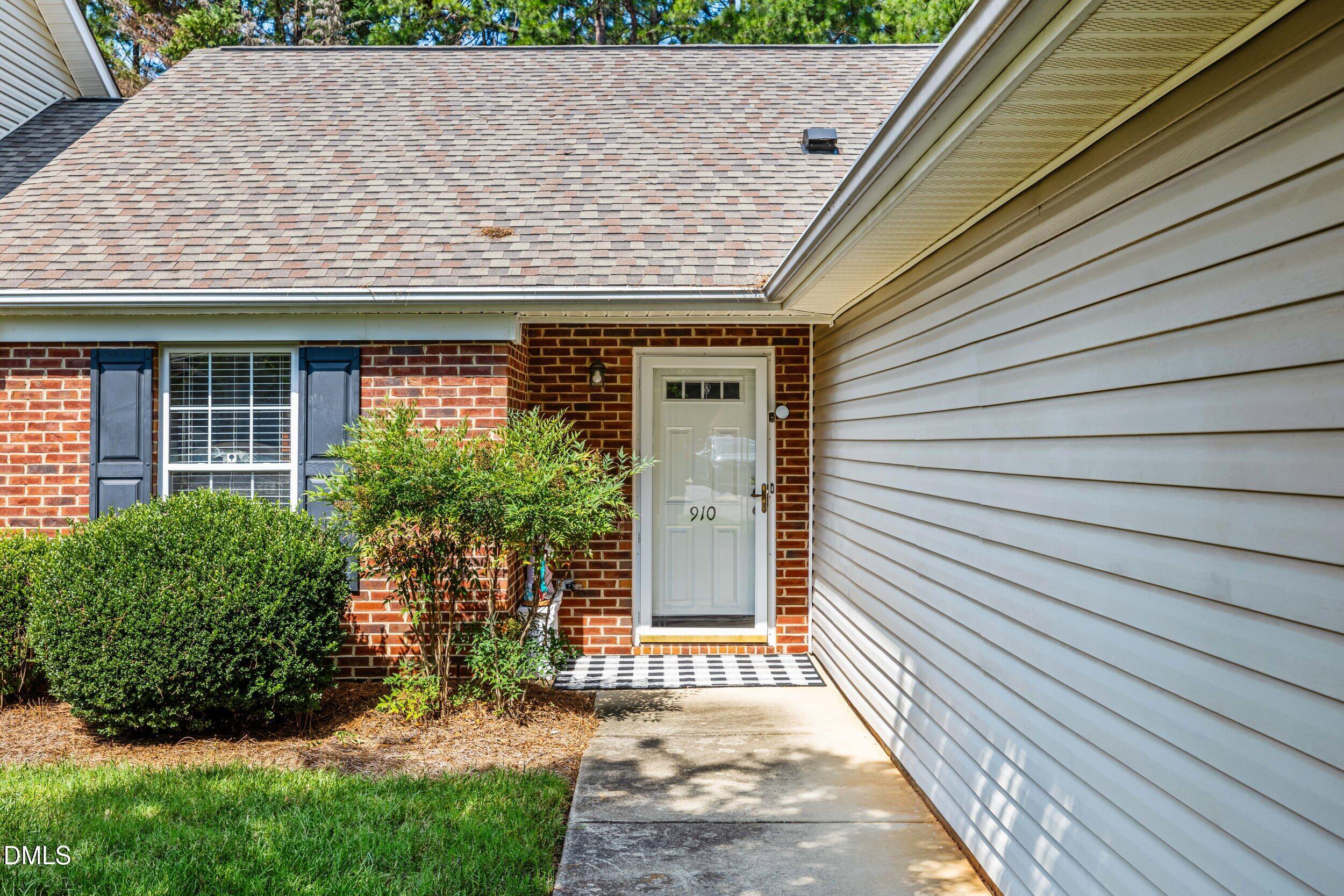 910 Camden Court Property Photo 3