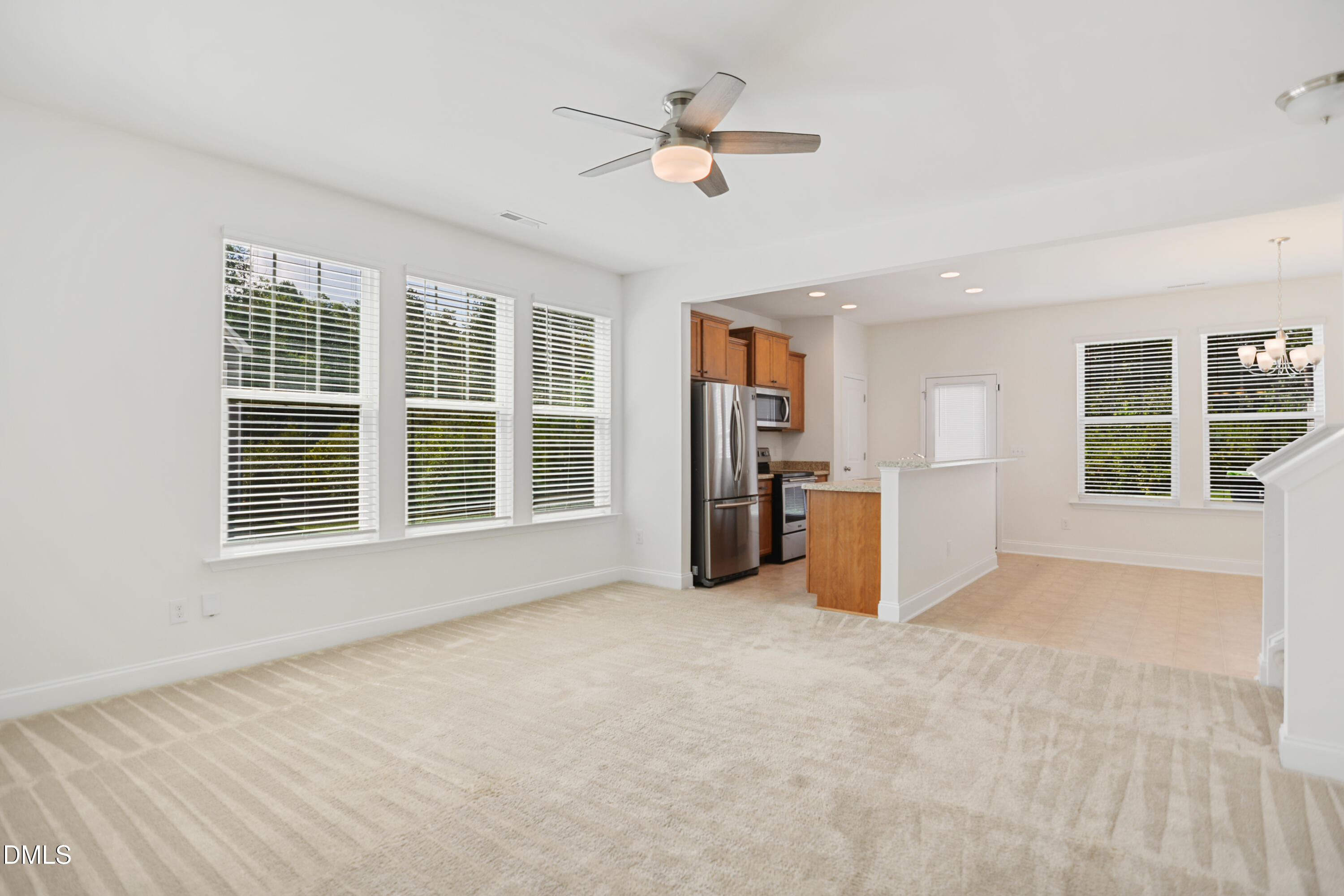 372 E Porthaven Way Property Photo 4