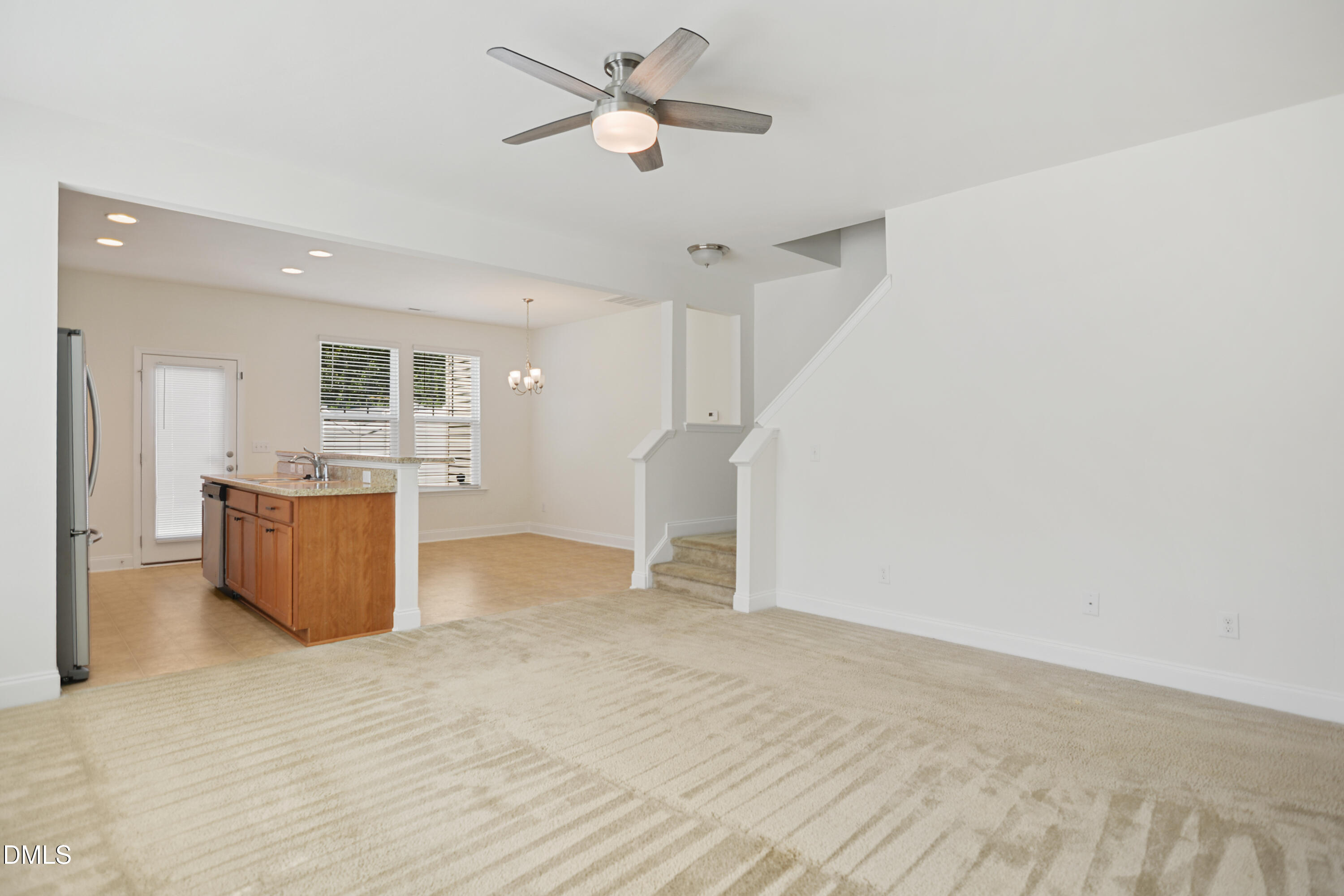 372 E Porthaven Way Property Photo 5