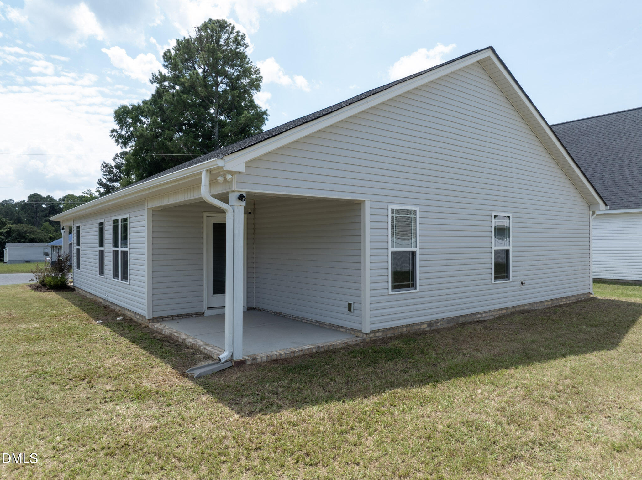 103 E Allen Street Property Photo 5