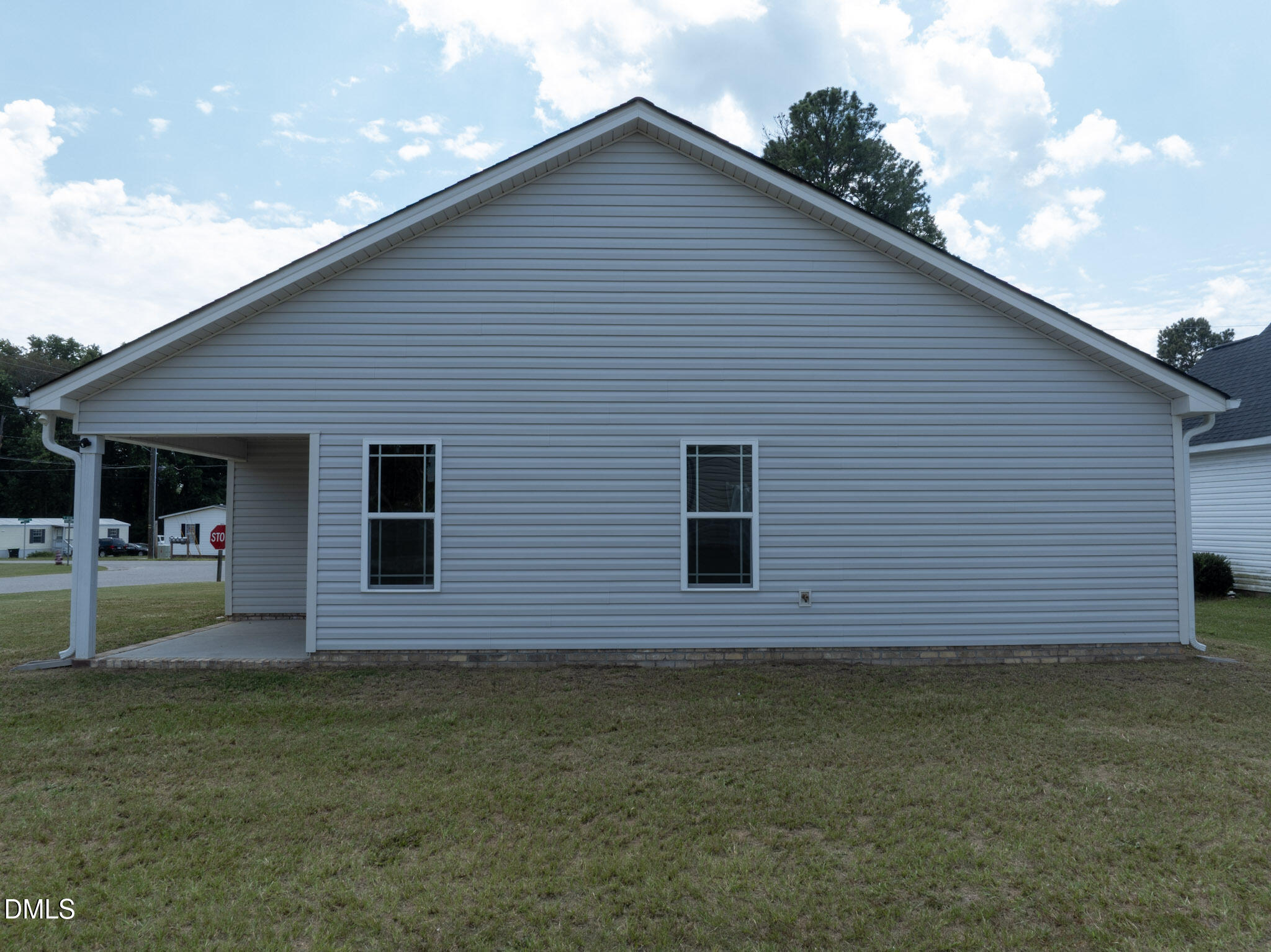 103 E Allen Street Property Photo 8