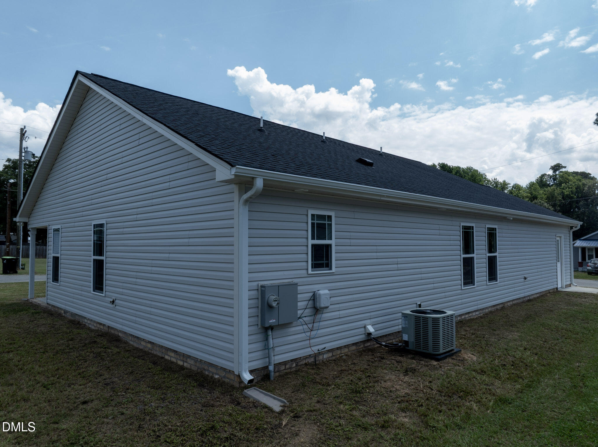 103 E Allen Street Property Photo 9