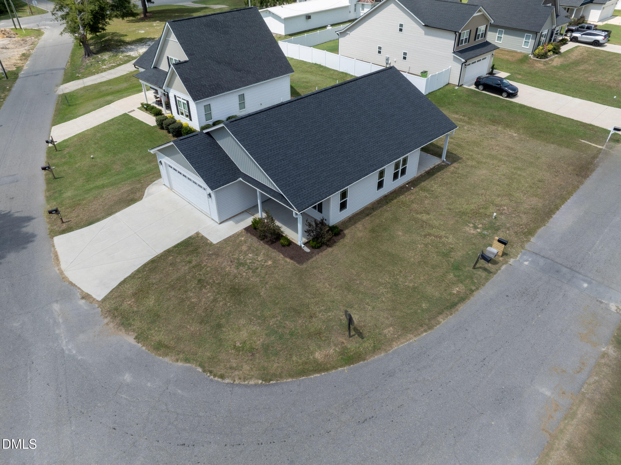 103 E Allen Street Property Photo 14