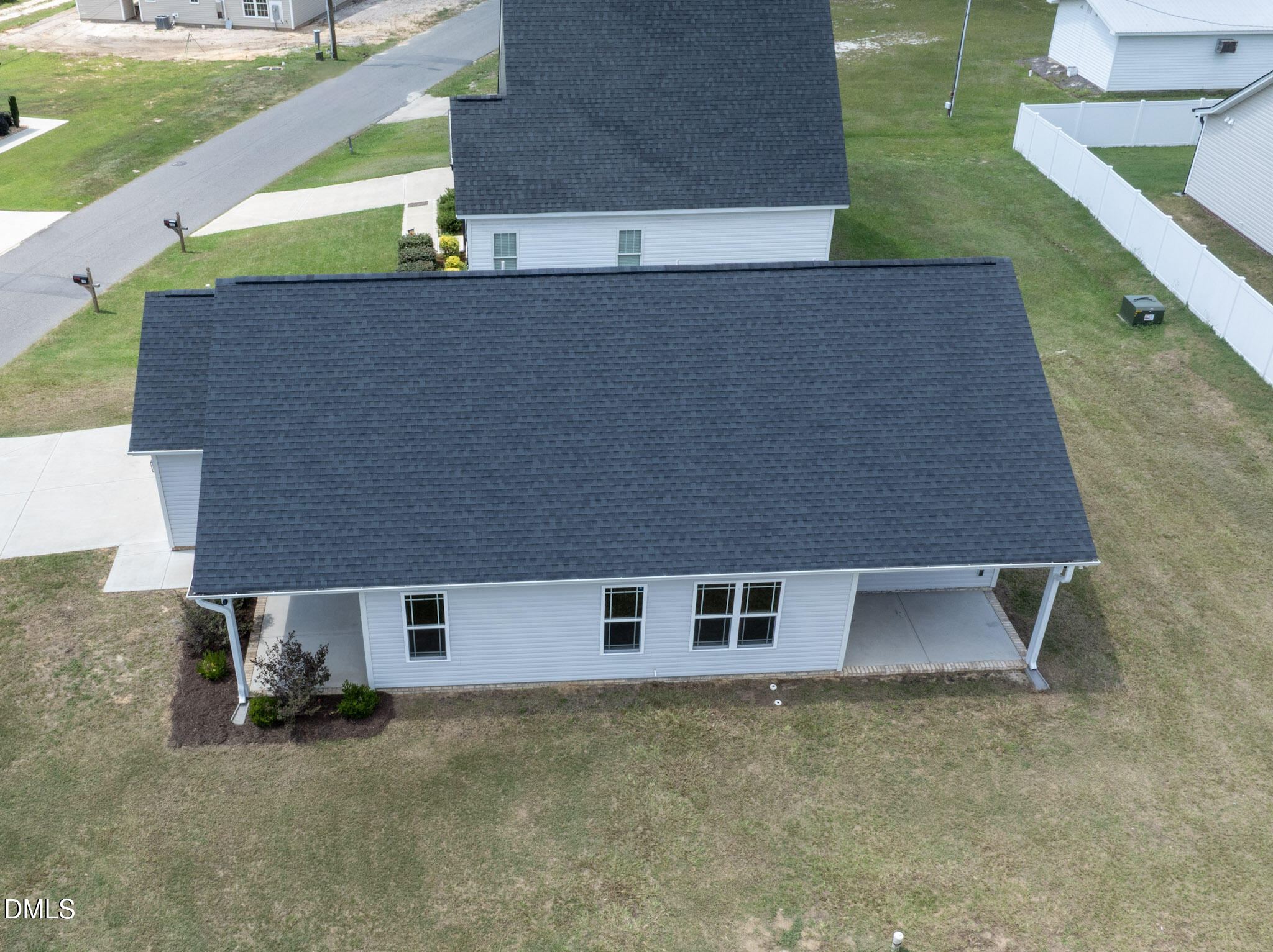 103 E Allen Street Property Photo 15