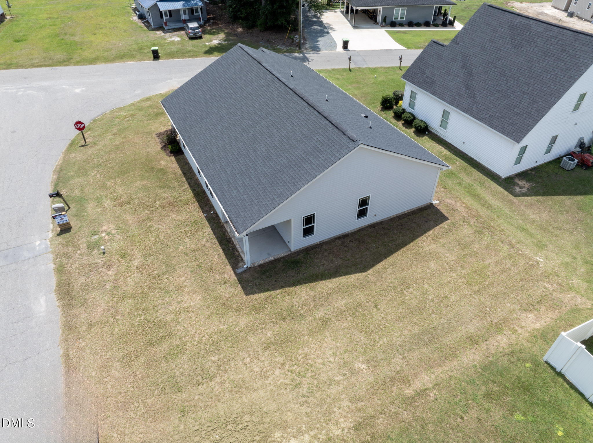 103 E Allen Street Property Photo 16
