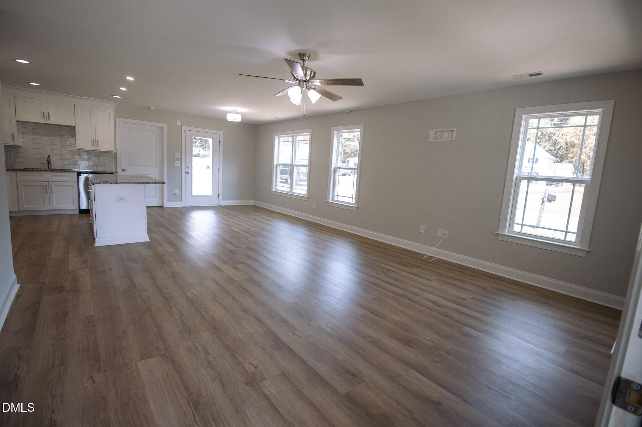 103 E Allen Street Property Photo 18