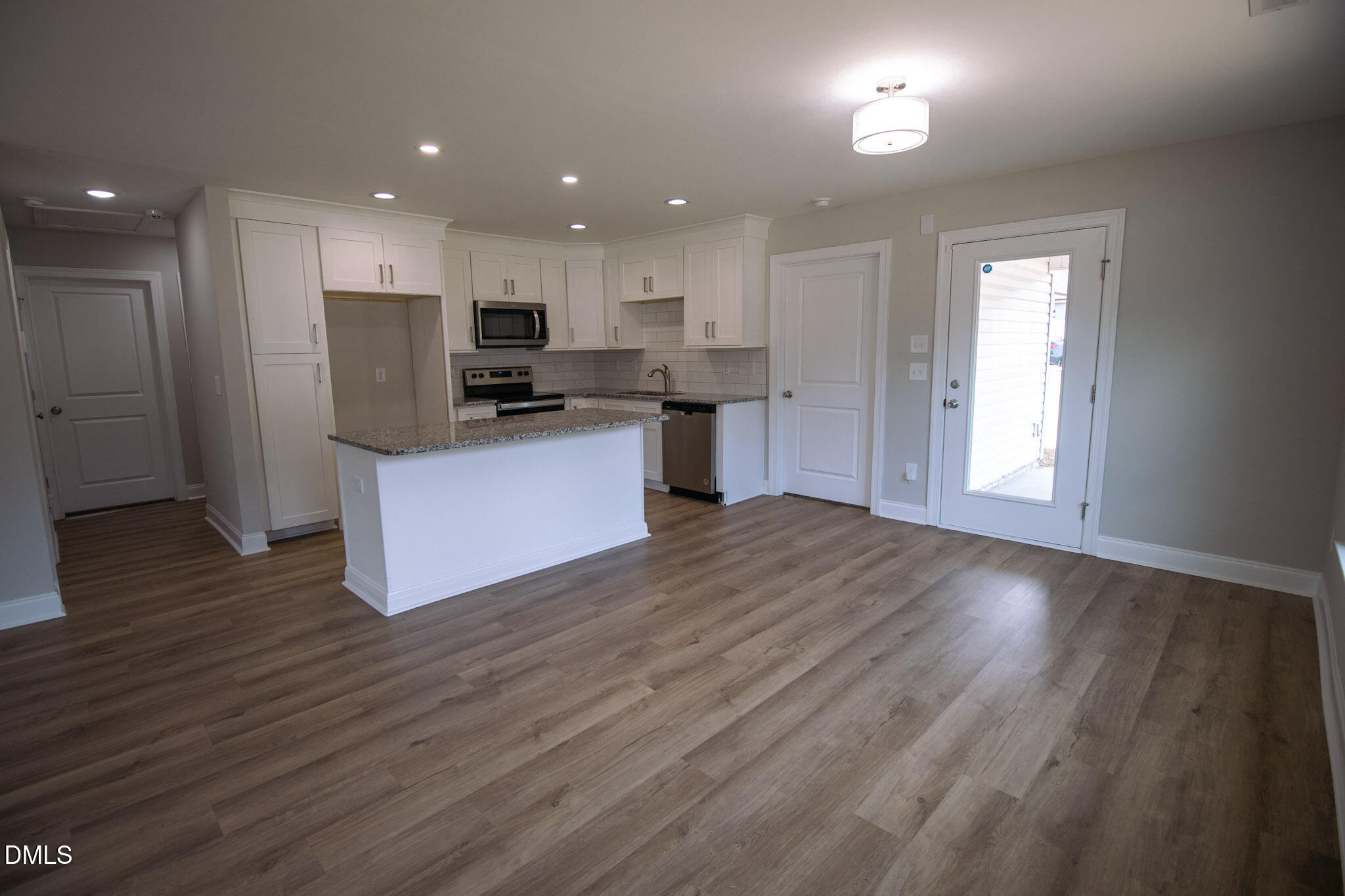 103 E Allen Street Property Photo 20