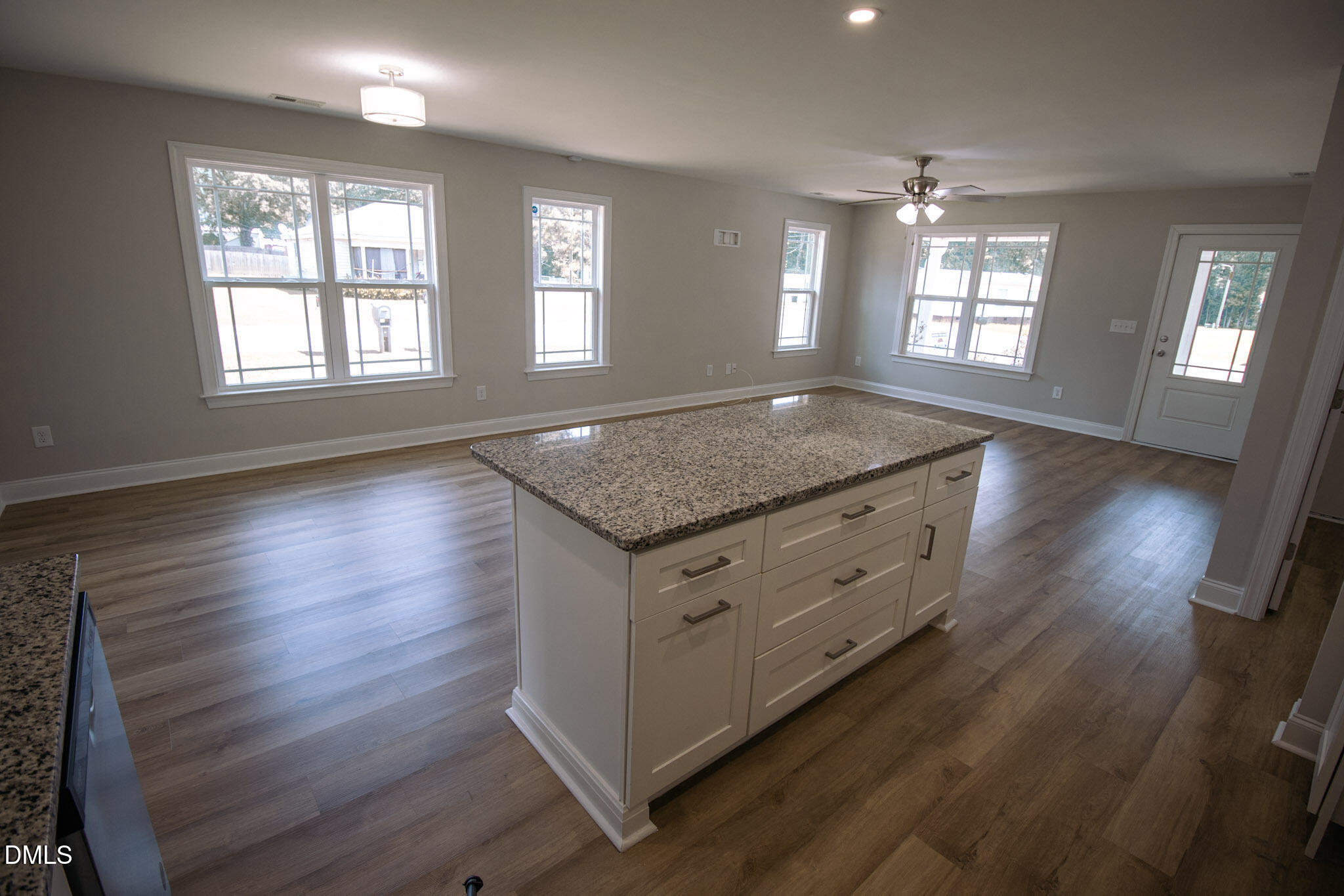 103 E Allen Street Property Photo 27