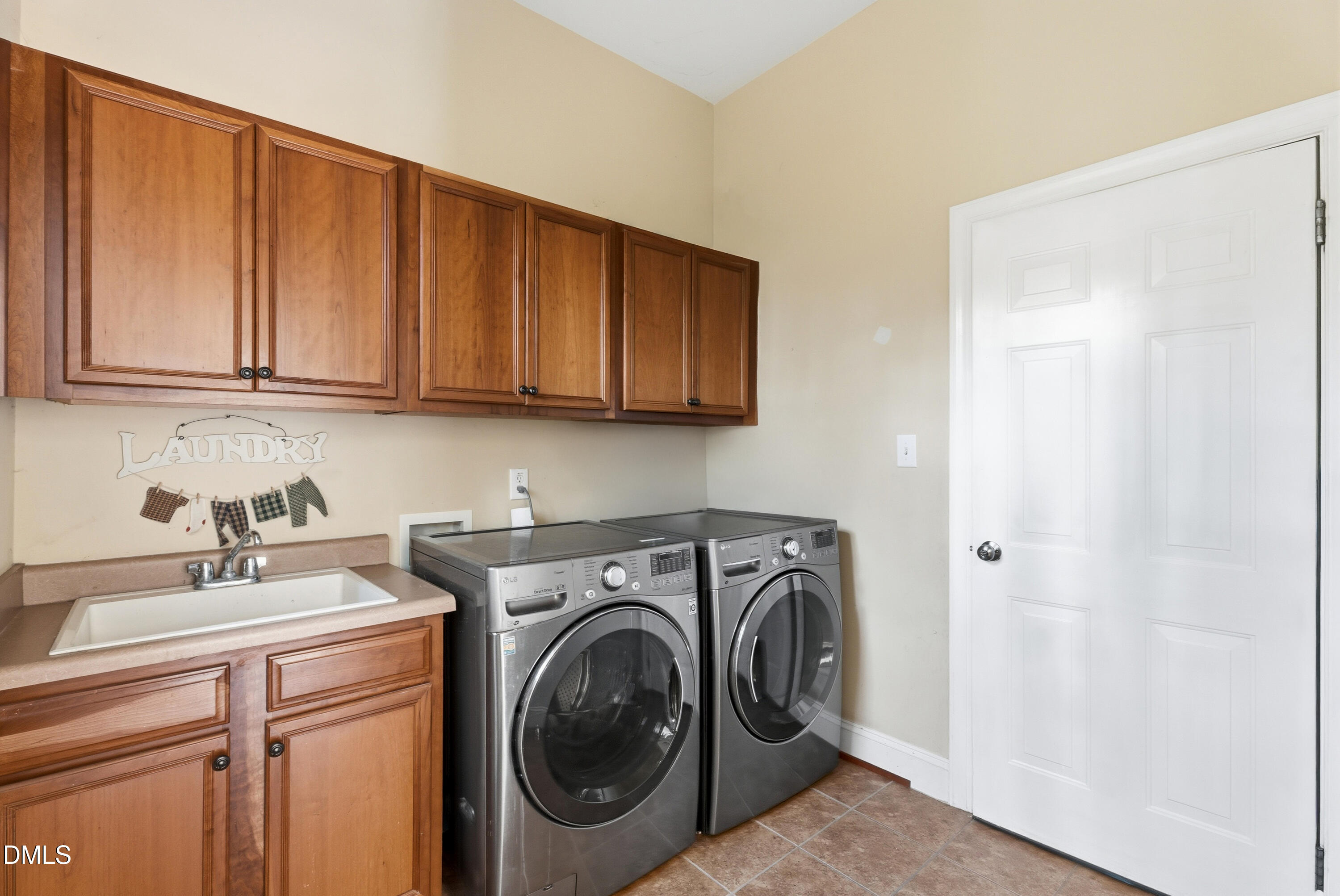 8228 Clarks Branch Drive Property Photo 20