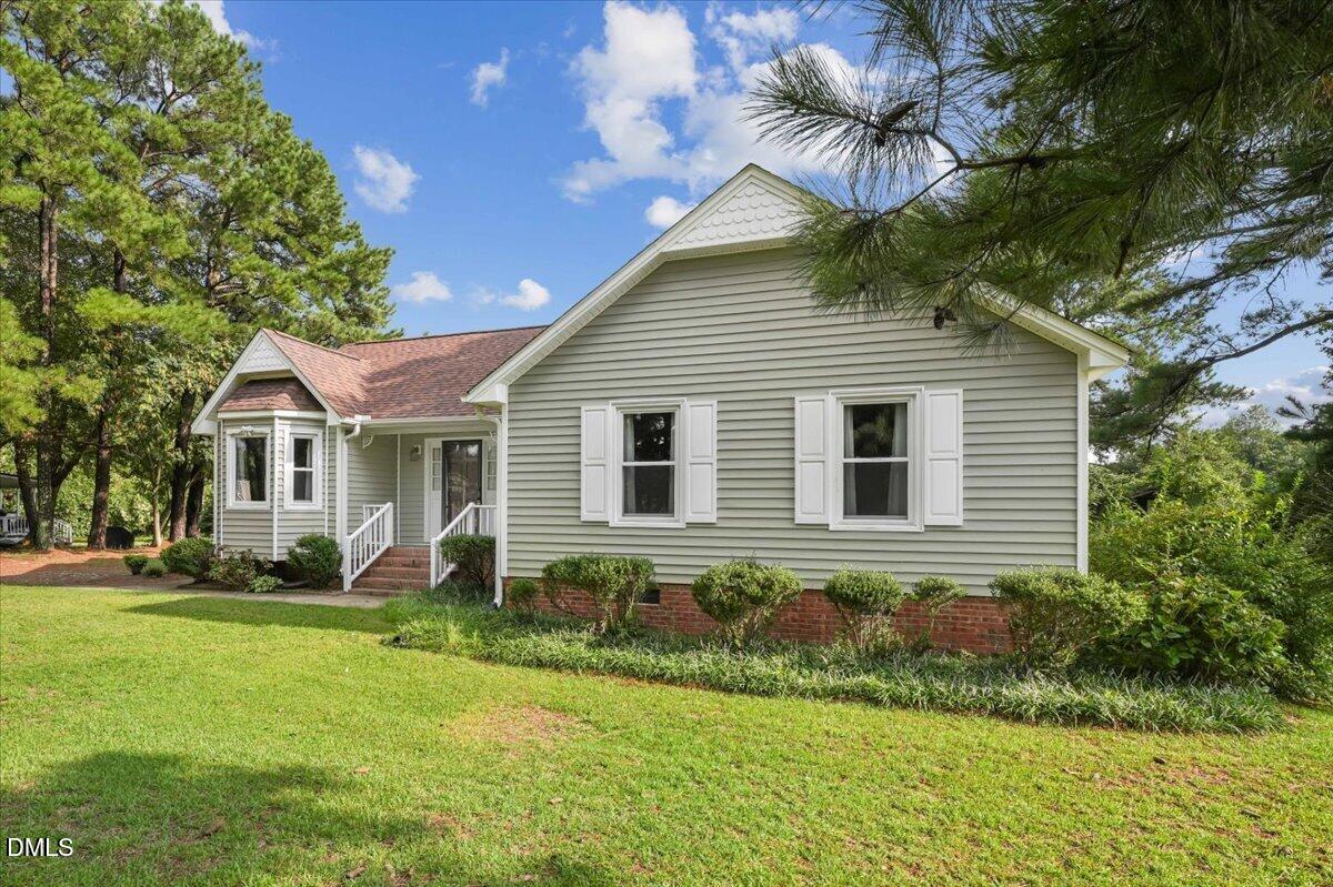 114 Lakeside Circle Property Photo 3