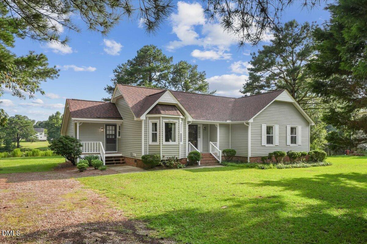 114 Lakeside Circle Property Photo 4