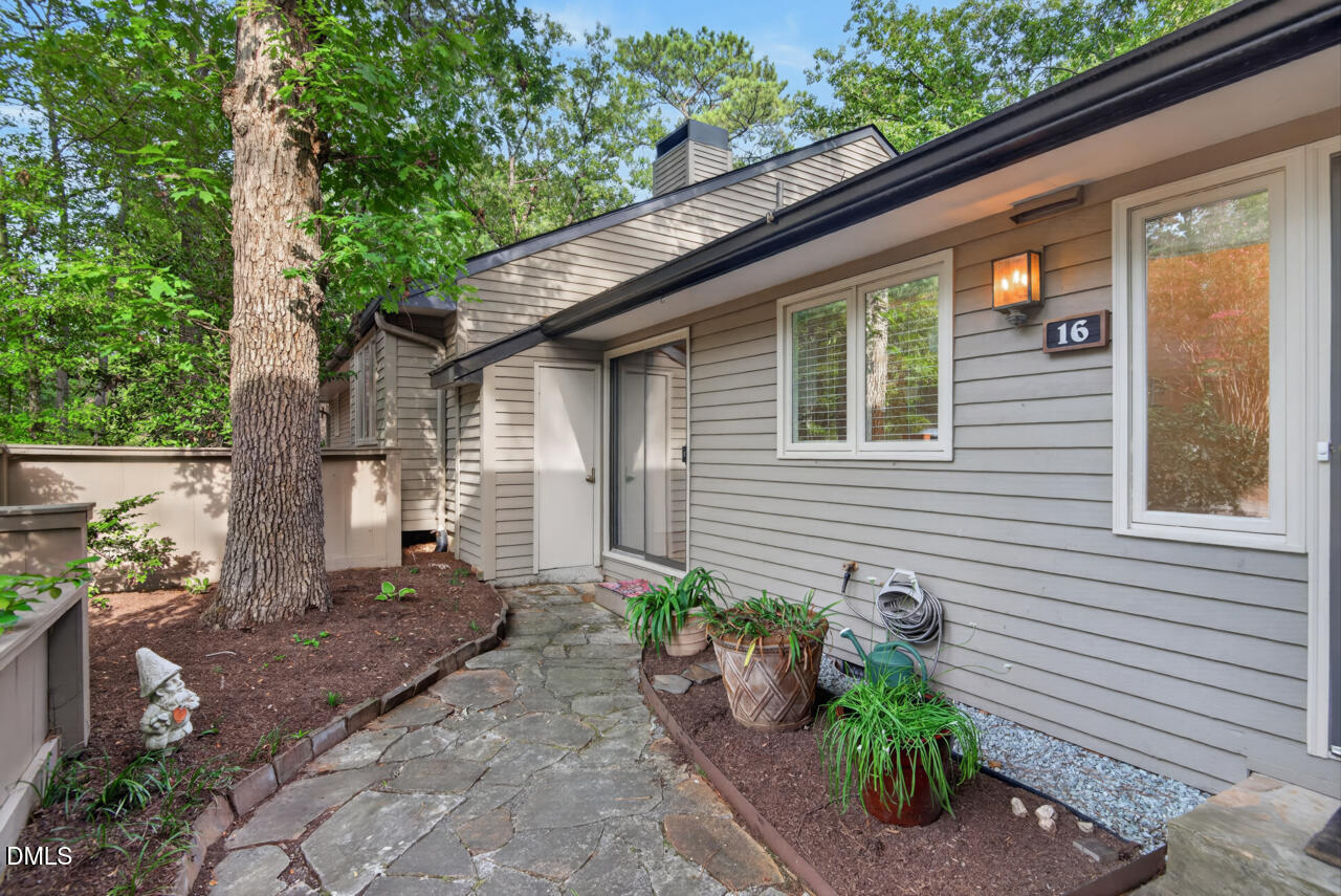 16 Glenmore Drive Property Photo 4