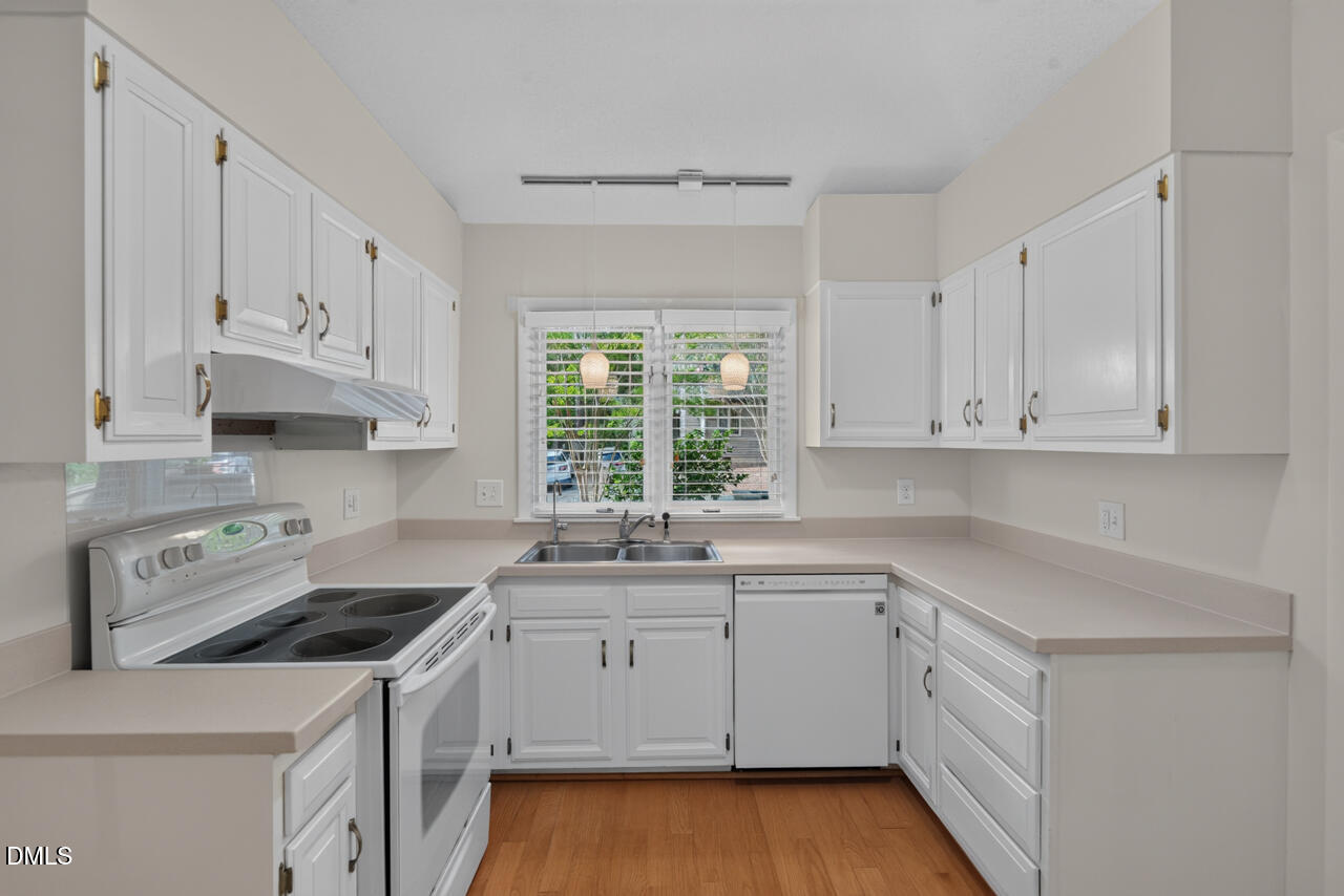 16 Glenmore Drive Property Photo 10