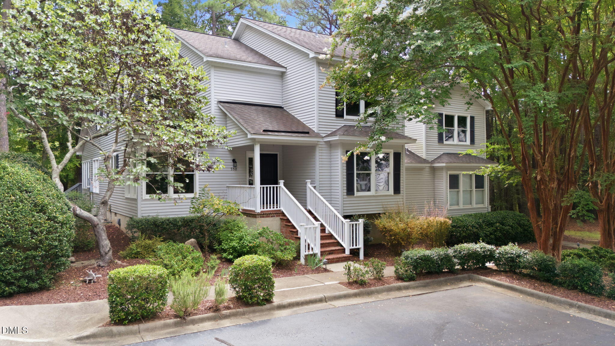 552 Weathersfield Property Photo 1
