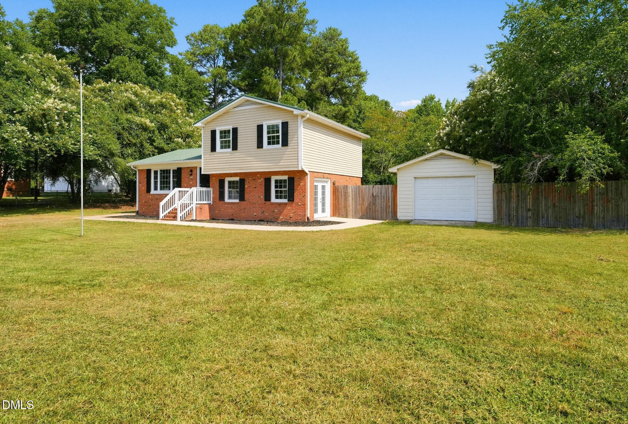 2506 Meadow Drive Property Photo 1
