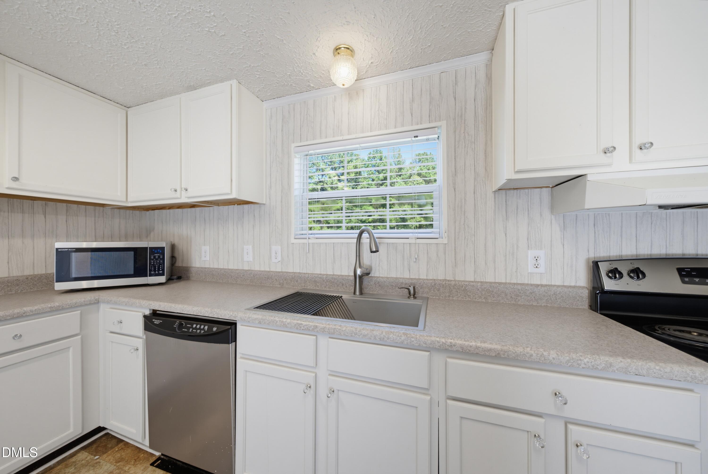 523 County Line Road Property Photo 12