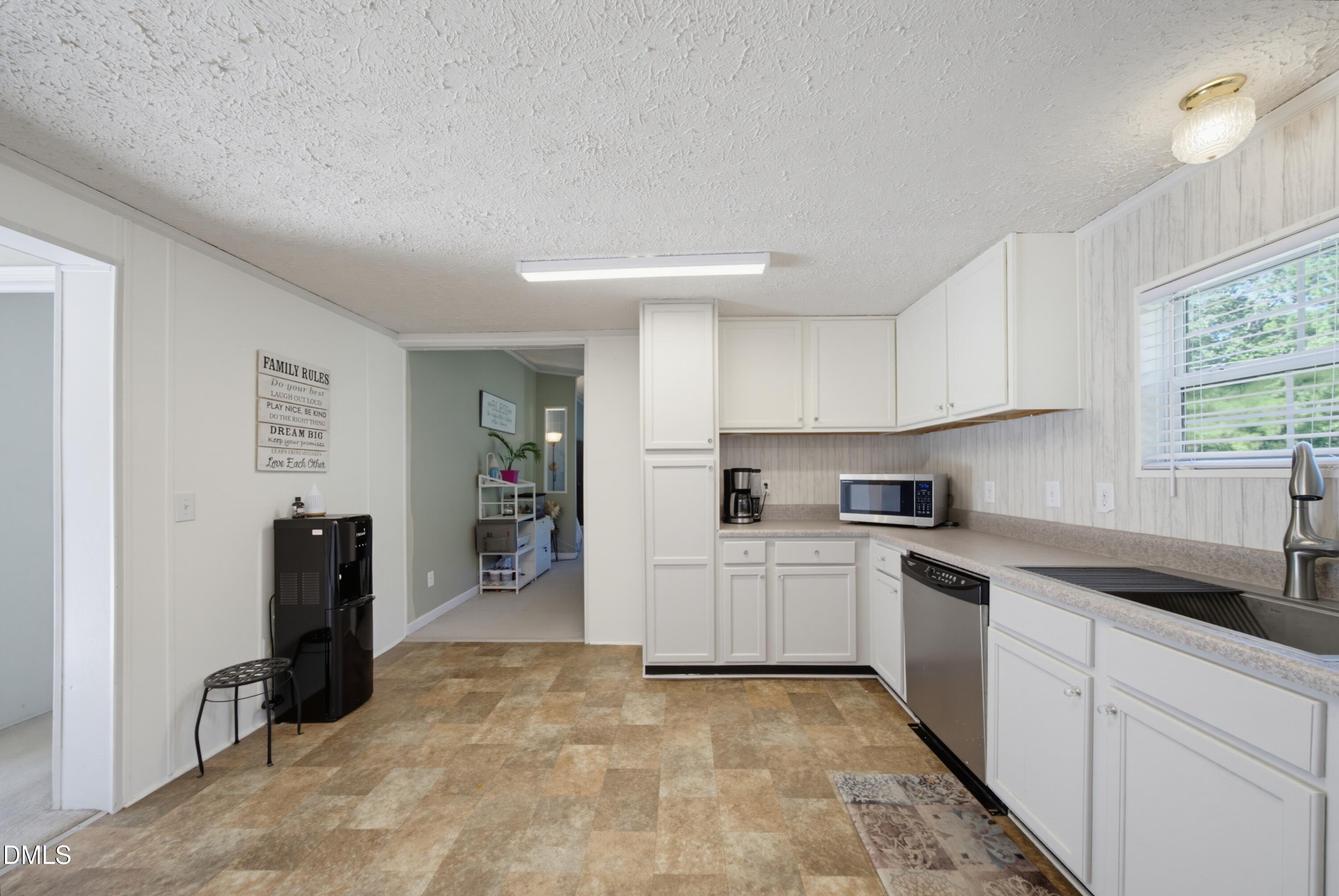 523 County Line Road Property Photo 13