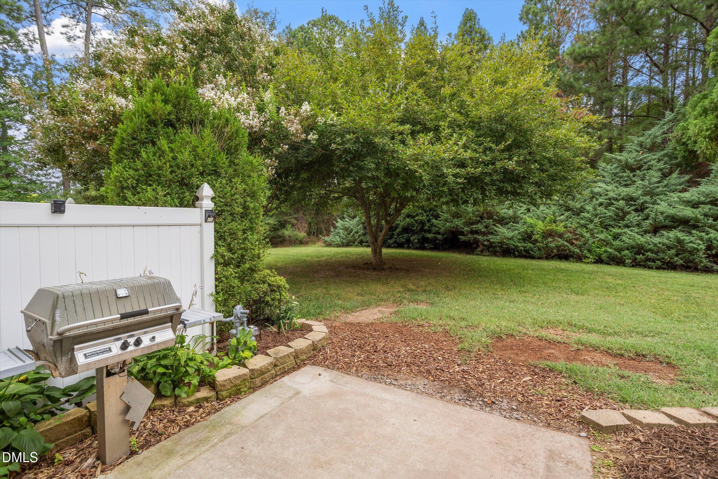 107 Student Place Property Photo 3