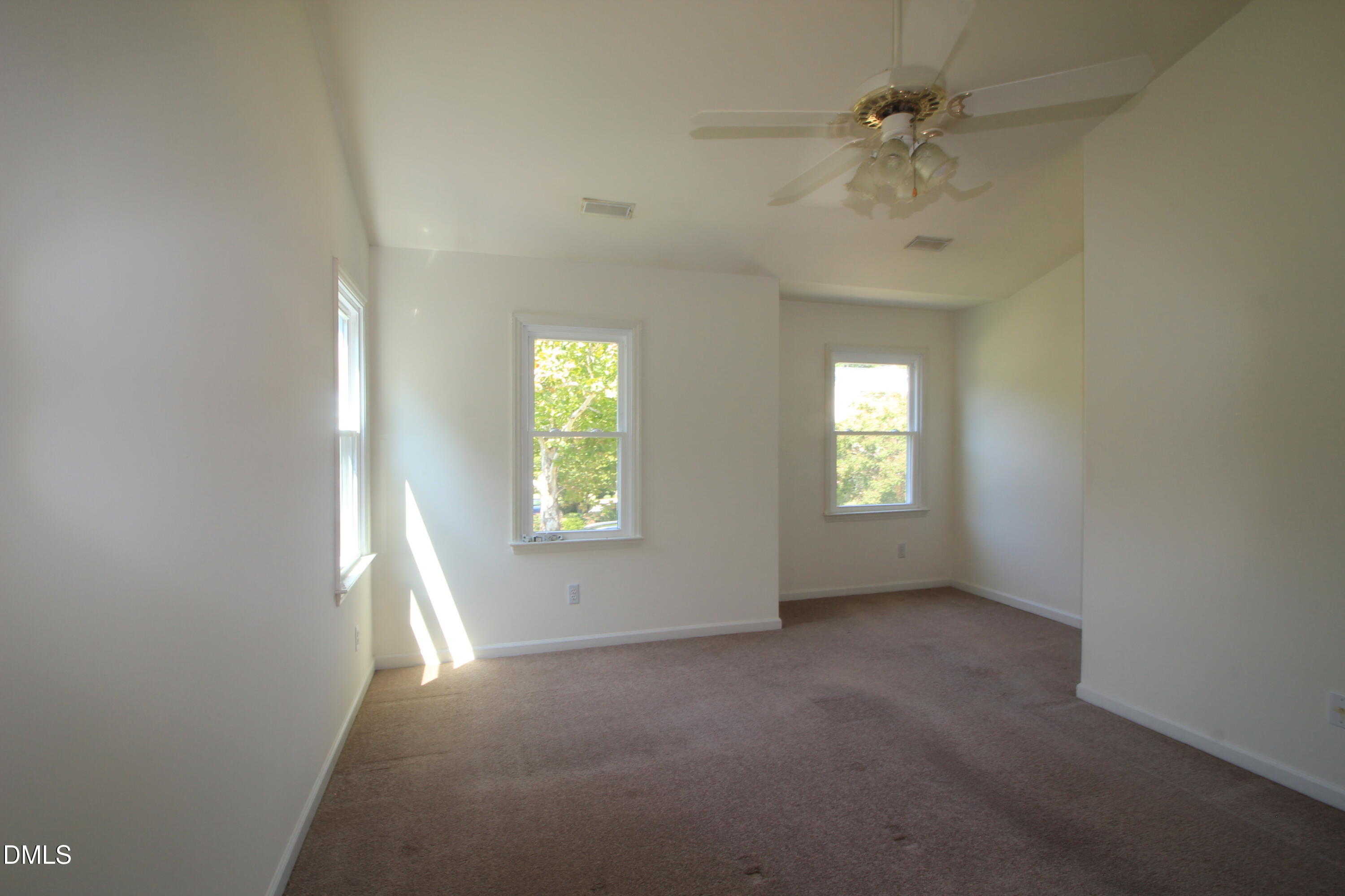 1409 Opal Court Property Photo 7