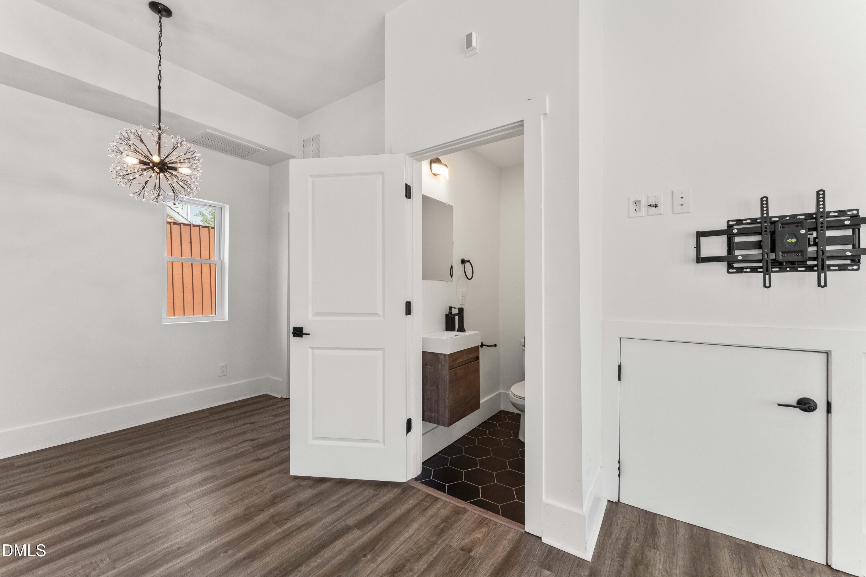 203 Nelson Street Property Photo 8