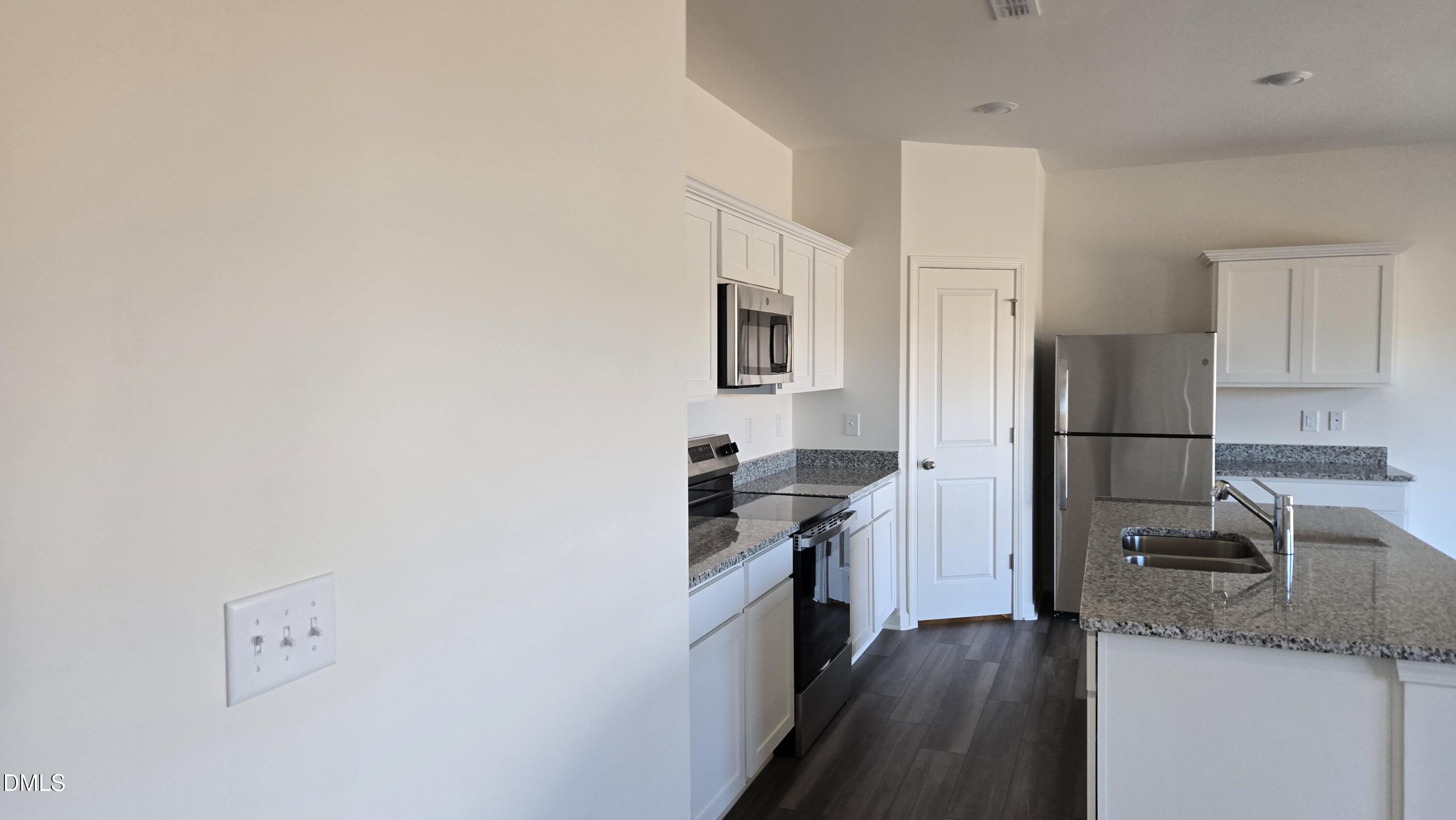 874 Embraer Way Property Photo 7