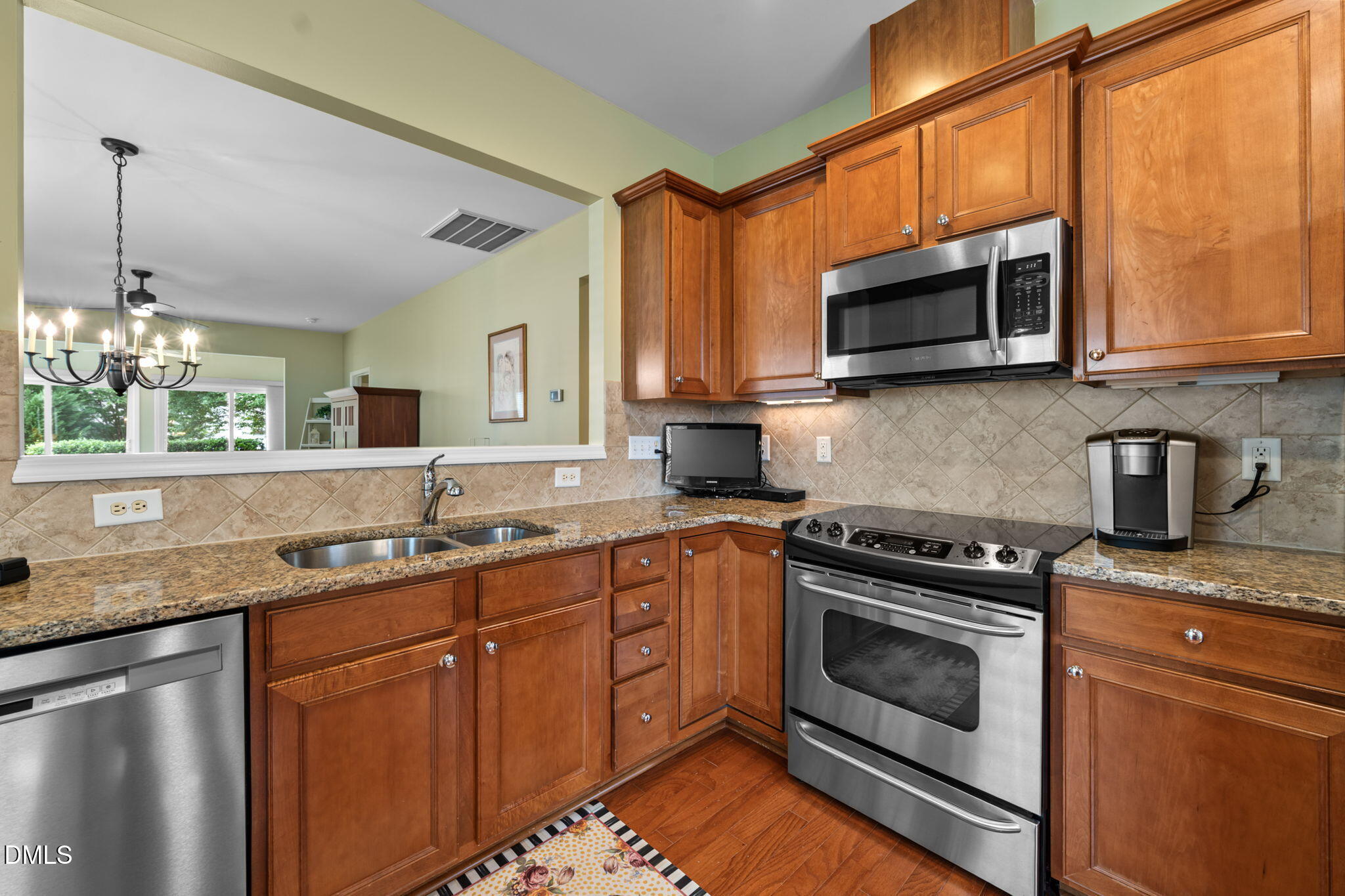 801 Burnaby Court Property Photo 10