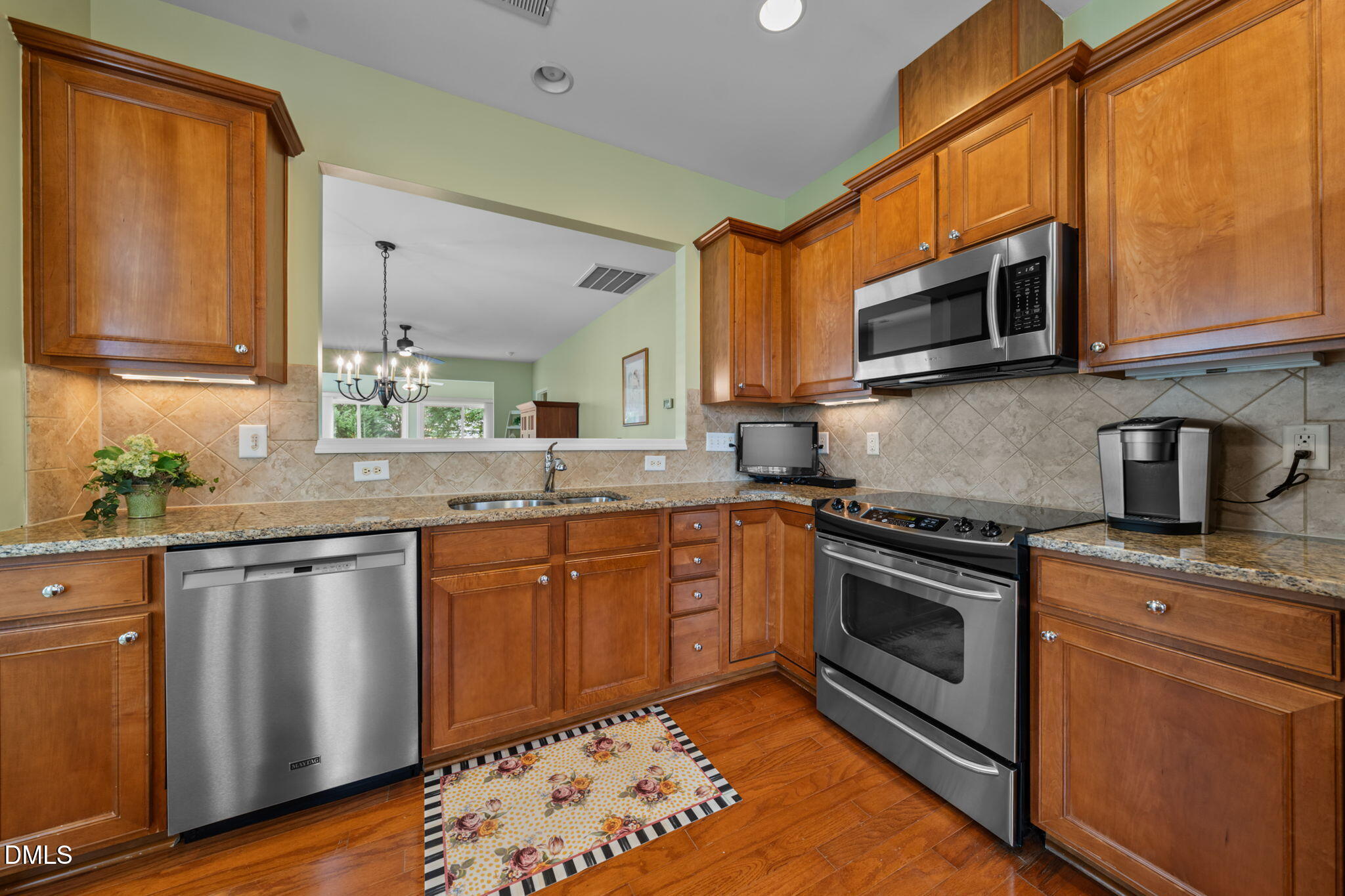 801 Burnaby Court Property Photo 12